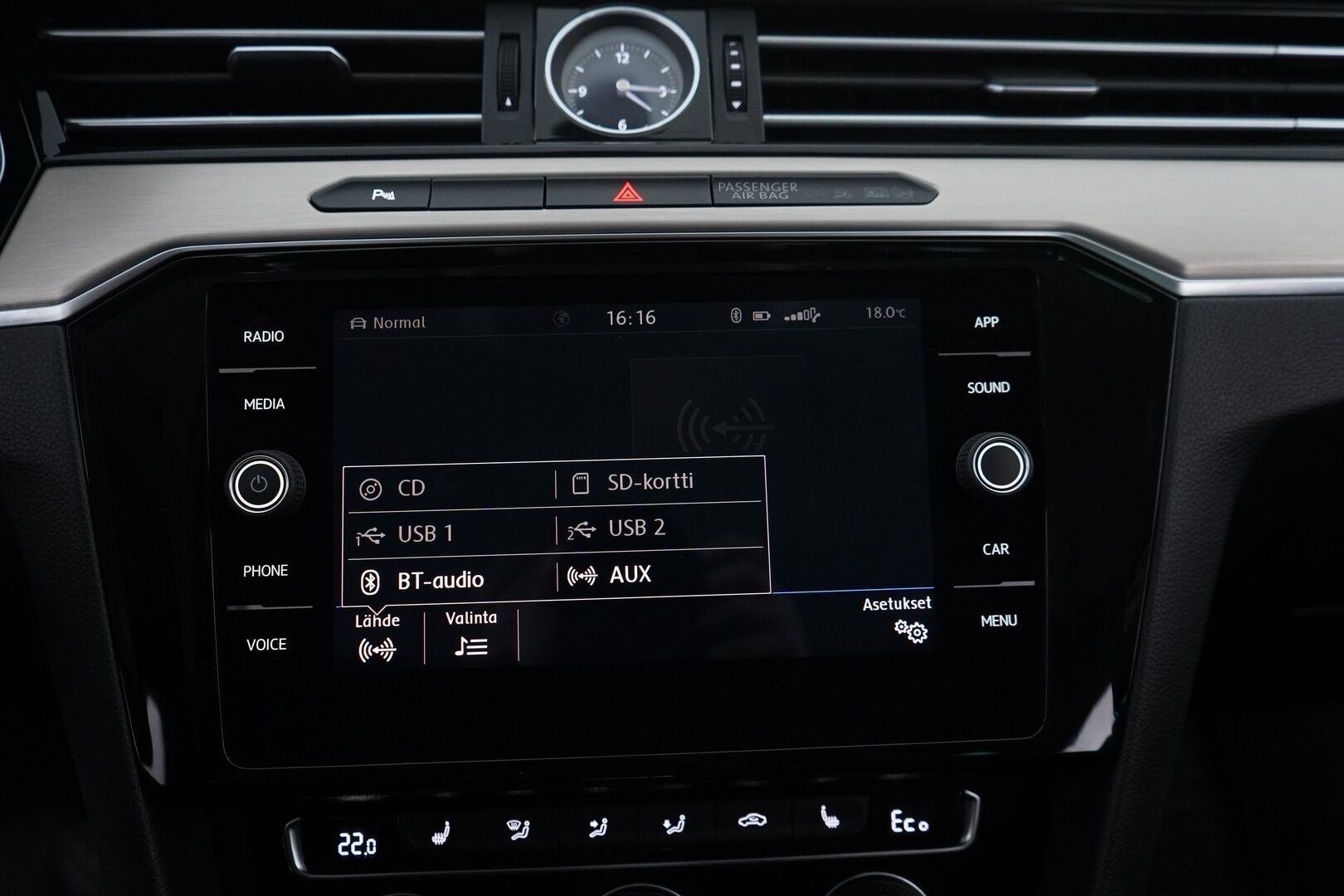 Volkswagen Passat 2018 Variant GTE Plug-In Hybrid 160 kW DSG-aut. *ACC /  P-Kamera / Nahka-Alcantara / Sähkökoukku* - KATSO KAMPANJAHINTA! / Jakohihna juuri vaihdettu / Hyvin huollettu / Kahdet renkaat alumiinivanteilla - Osta nyt, maksa vasta ensi vuonna