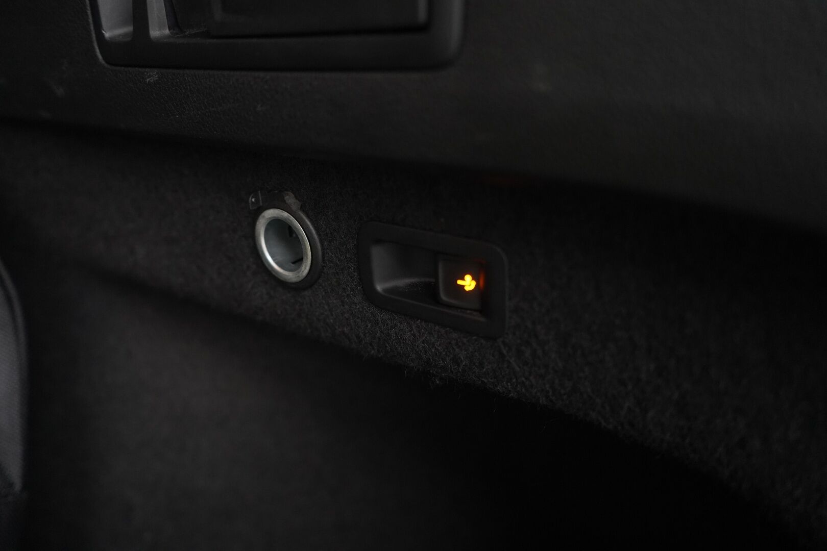 Volkswagen Passat 2018 Variant GTE Plug-In Hybrid 160 kW DSG-aut. *ACC /  P-Kamera / Nahka-Alcantara / Sähkökoukku* - KATSO KAMPANJAHINTA! / Jakohihna juuri vaihdettu / Hyvin huollettu / Kahdet renkaat alumiinivanteilla - HULLUT VÄLIPÄIVÄT KORKOTARJOUS 2,49%