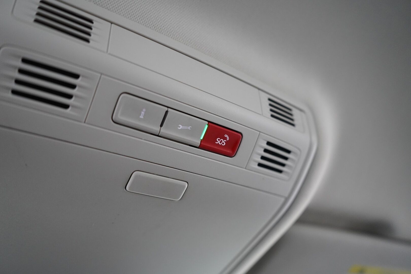 Volkswagen Passat 2018 Variant GTE Plug-In Hybrid 160 kW DSG-aut. *ACC /  P-Kamera / Nahka-Alcantara / Sähkökoukku* - KATSO KAMPANJAHINTA! / Jakohihna juuri vaihdettu / Hyvin huollettu / Kahdet renkaat alumiinivanteilla - HULLUT VÄLIPÄIVÄT KORKOTARJOUS 2,49%