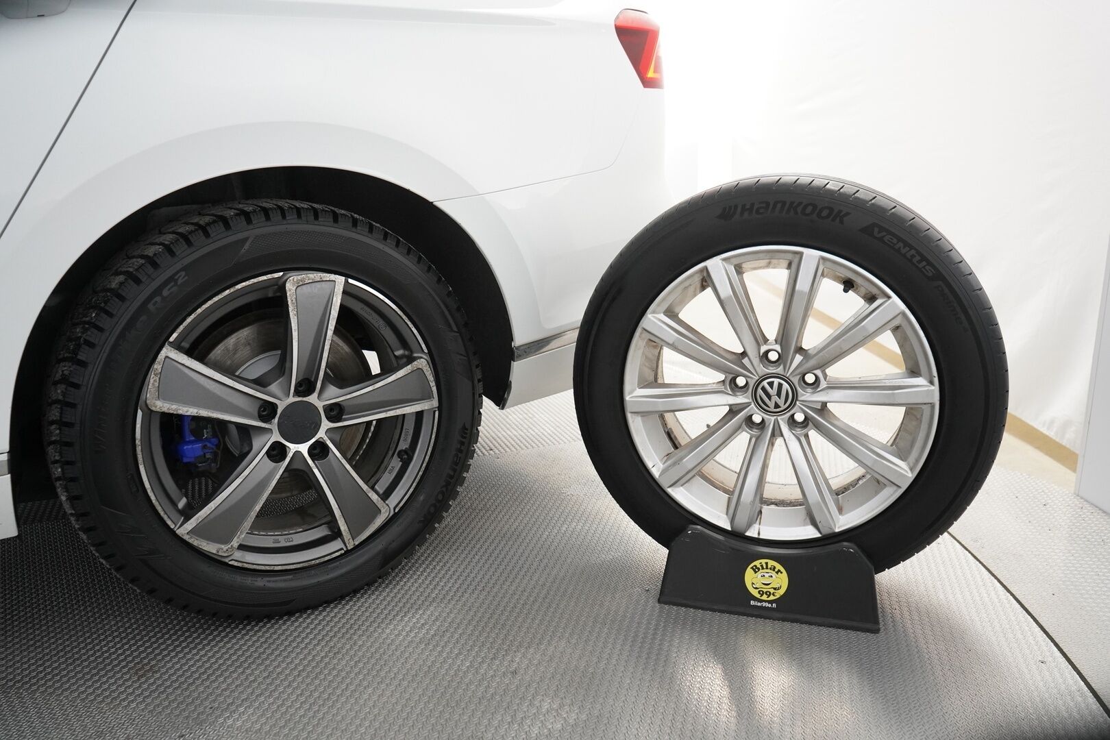 Volkswagen Passat 2017 Variant GTE Plug-In Hybrid 160 kW DSG-aut. *ACC / Digimittaristo /  P-Kamera / Nahka-Alcantara / Sähkökoukku* - Jakohihna juuri vaihdettu / Hyvin huollettu / Kahdet renkaat alumiinivanteilla