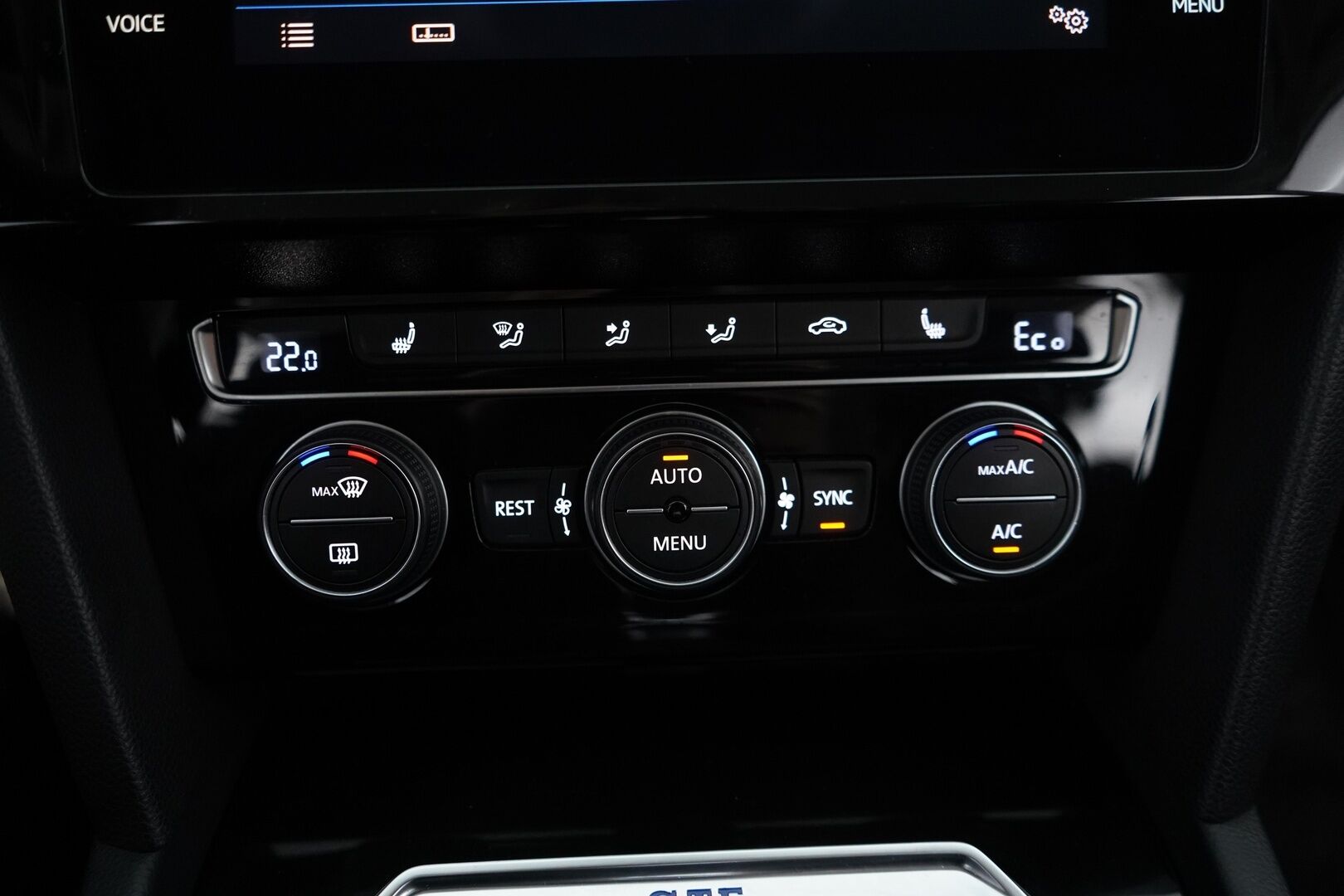 Volkswagen Passat 2018 Variant GTE Plug-In Hybrid 160 kW DSG-aut. *ACC /  P-Kamera / Nahka-Alcantara / Sähkökoukku* - KATSO KAMPANJAHINTA! / Jakohihna juuri vaihdettu / Hyvin huollettu / Kahdet renkaat alumiinivanteilla - Osta nyt, maksa vasta ensi vuonna