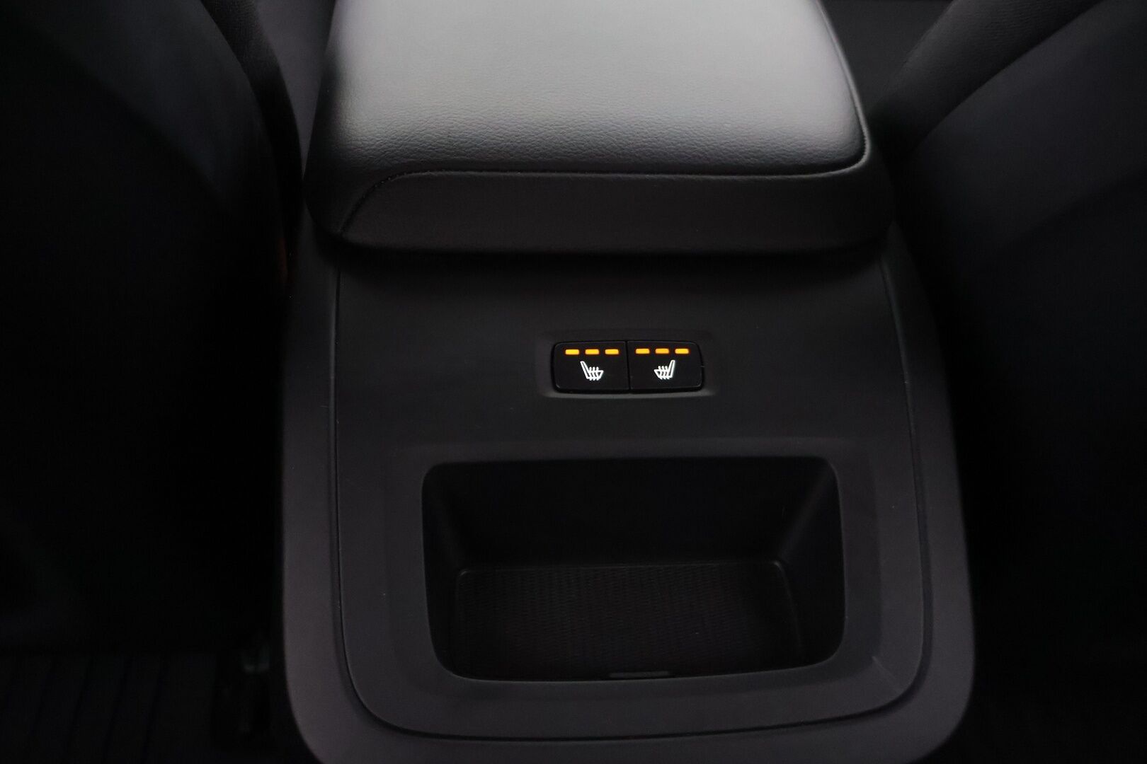 Volvo V60 2019 D3 Momentum Aut. - *Webasto | ACC | Pilot assist | Peruutuskamera | VOC | Navigointi | Led-ajovalot | 2x Renkaat & Vanteet | Merkkihuoltohistoria | Vähän ajettu*