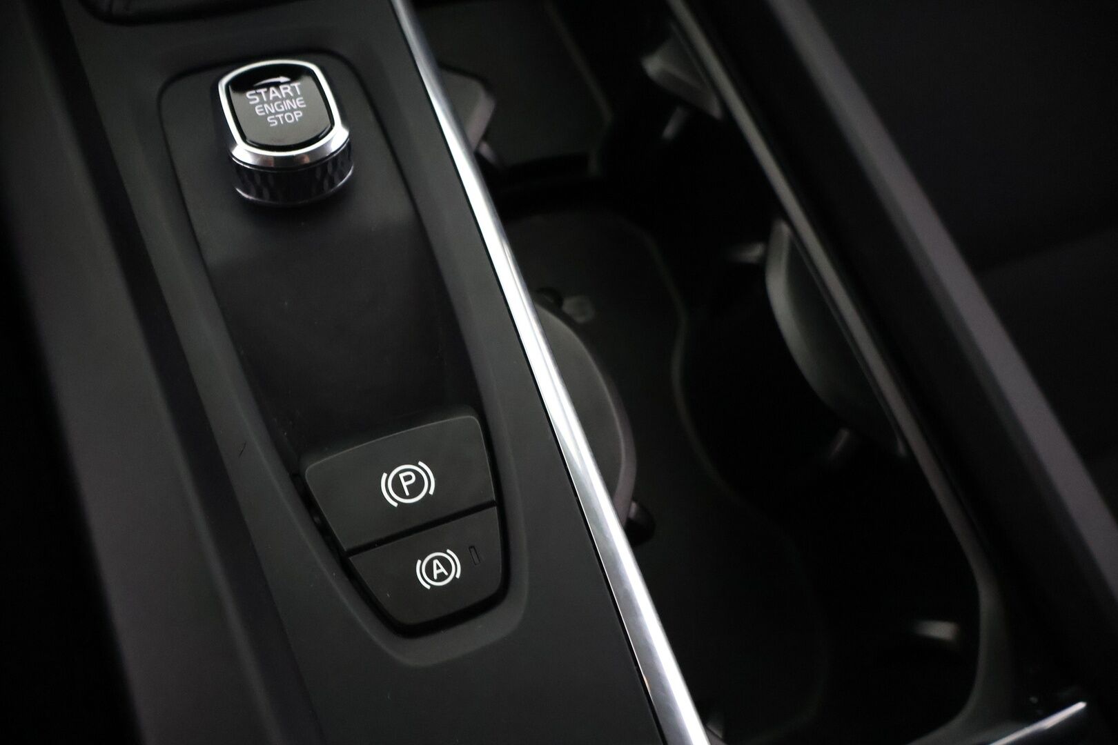 Volvo V60 2019 D3 Momentum Aut. - *Webasto | ACC | Pilot assist | Peruutuskamera | VOC | Navigointi | Led-ajovalot | 2x Renkaat & Vanteet | Merkkihuoltohistoria | Vähän ajettu*