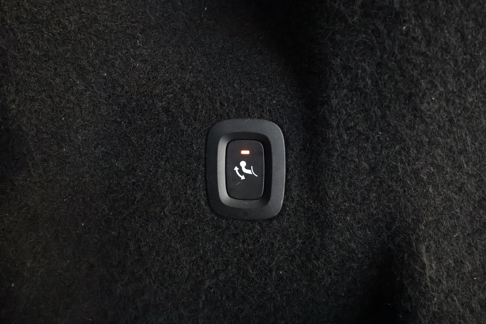 Volvo XC60 2020 T8 TwE AWD R-Design aut * ACC / P.kamera / Full LED / Navi / Muistipenkki / Panorama / Webasto / Koukku / BLIS * - Suomi-auto / Kahdet renkaat aluvanteilla / Merkkihuollettu