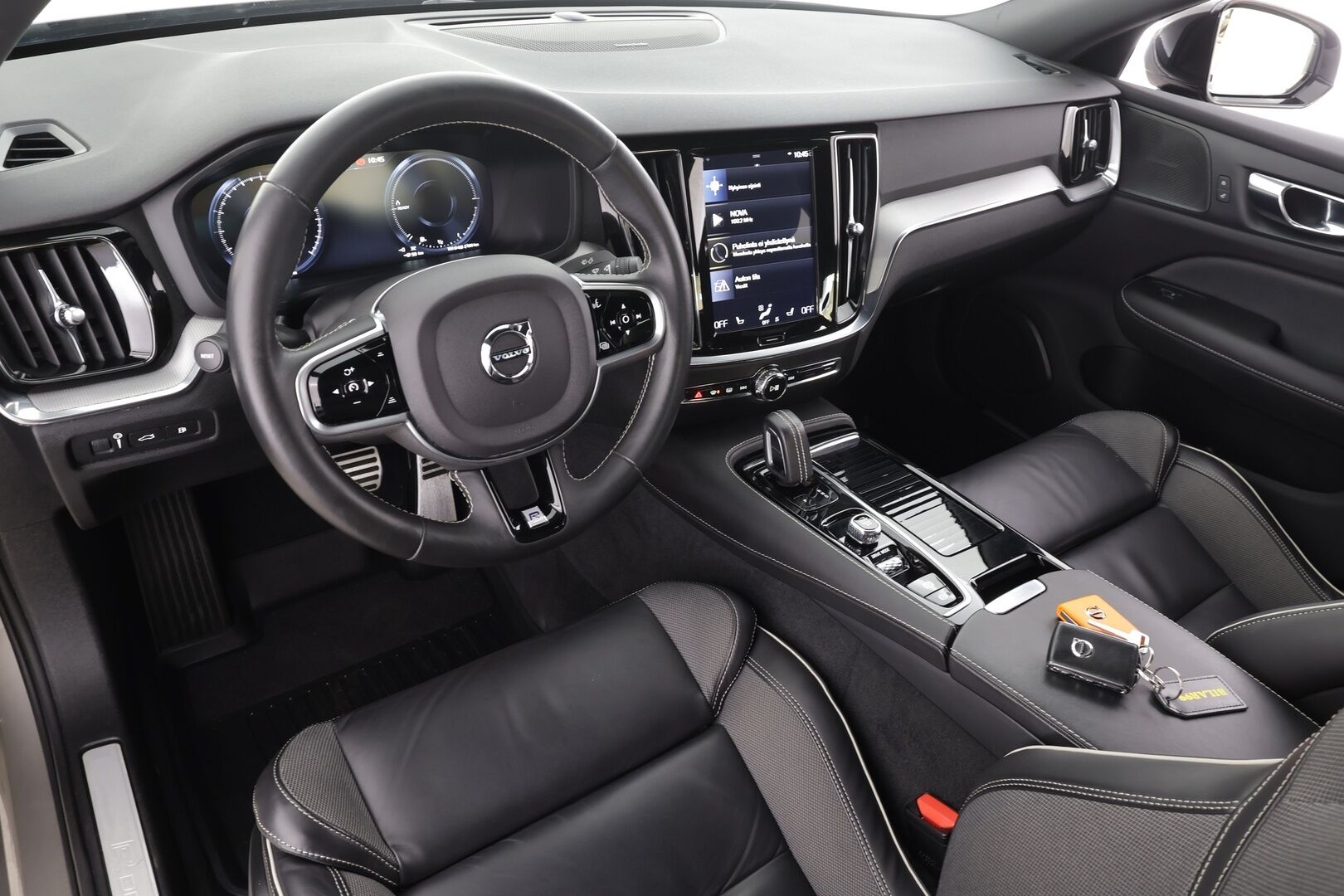 Volvo S60 2020 T8 TwE AWD Business R-Design aut * H&K / Webasto / Koukku / ACC / Full-LED / P.Kamera / Sportpenkki Muistipenkki * - Suomi-auto / 2x Latauskaapelit / Kahdet Renkaat - HULLUT BLACKWEEK JATKOT - KORKOTARJOUS 2,49%