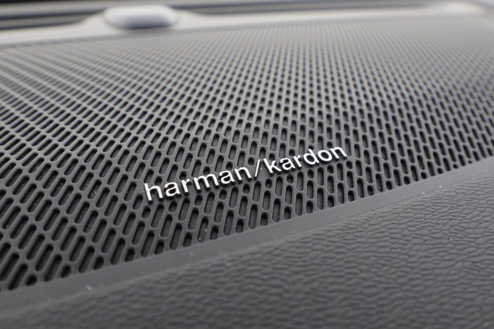 Volvo S60 2020 T8 TwE AWD Business R-Design aut * H&K / Webasto / Koukku / ACC / Full-LED / P.Kamera / Sportpenkki Muistipenkki * - Suomi-auto / 2x Latauskaapelit / Kahdet Renkaat - HULLUT BLACKWEEK JATKOT - KORKOTARJOUS 2,49%