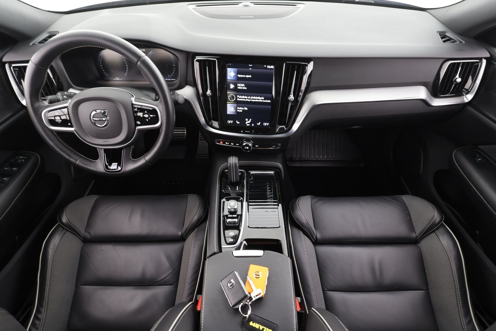 Volvo S60 2020 T8 TwE AWD Business R-Design aut * H&K / Webasto / Koukku / ACC / Full-LED / P.Kamera / Sportpenkki Muistipenkki * - Suomi-auto / 2x Latauskaapelit / Kahdet Renkaat - HULLUT BLACKWEEK JATKOT - KORKOTARJOUS 2,49%