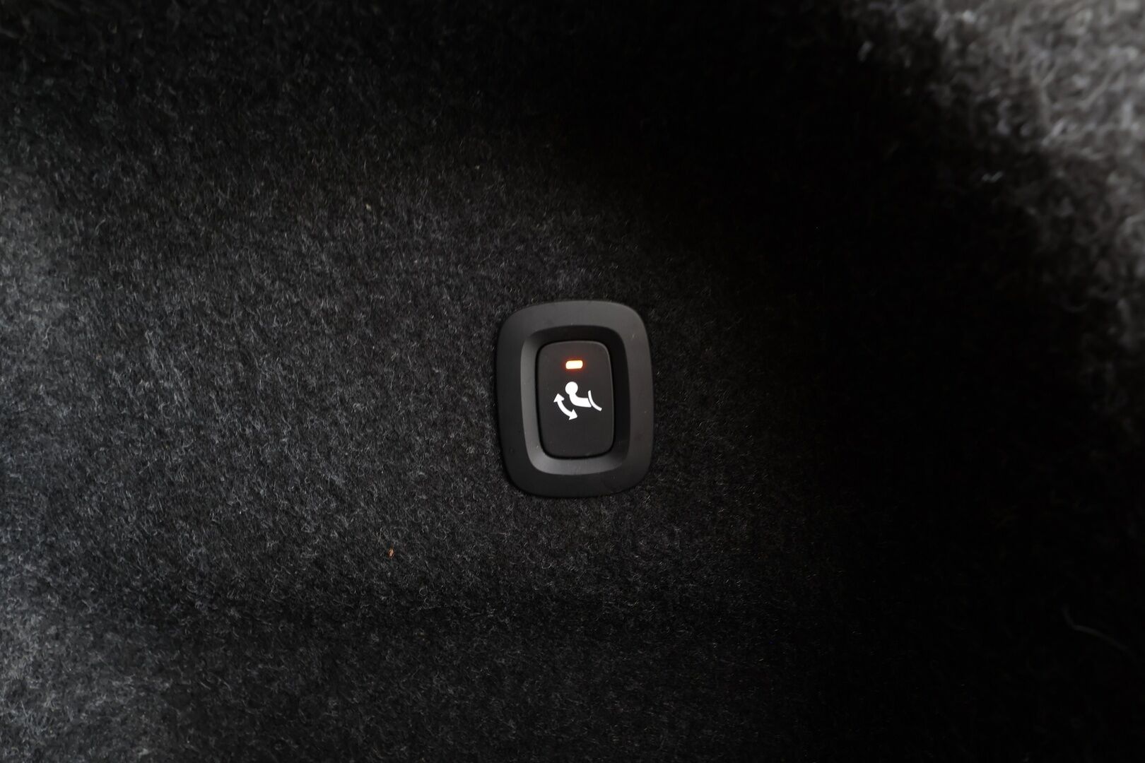 Volvo S60 2020 T8 TwE AWD Business R-Design aut * H&K / Webasto / Koukku / ACC / Full-LED / P.Kamera / Sportpenkki Muistipenkki * - Suomi-auto / 2x Latauskaapelit / Kahdet Renkaat - HULLUT BLACKWEEK JATKOT - KORKOTARJOUS 2,49%