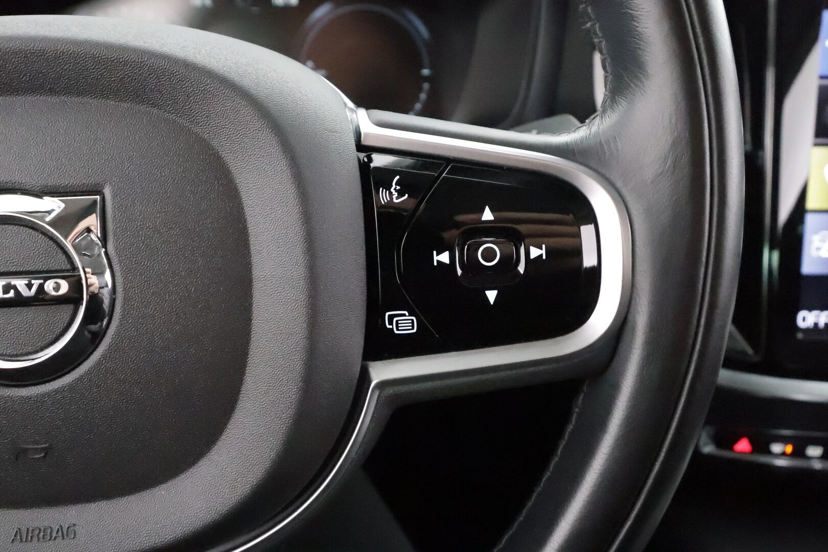 Volvo S60 2020 T8 TwE AWD Business Inscription aut * Webasto / Adapt.Vakkari / Nahkasisusta / Navi / Muistipenkki / KeylessGo / P.Tutkat - Akku kuntotarkastettu / Suomi-auto / Kahdet renkaat aluvanteilla