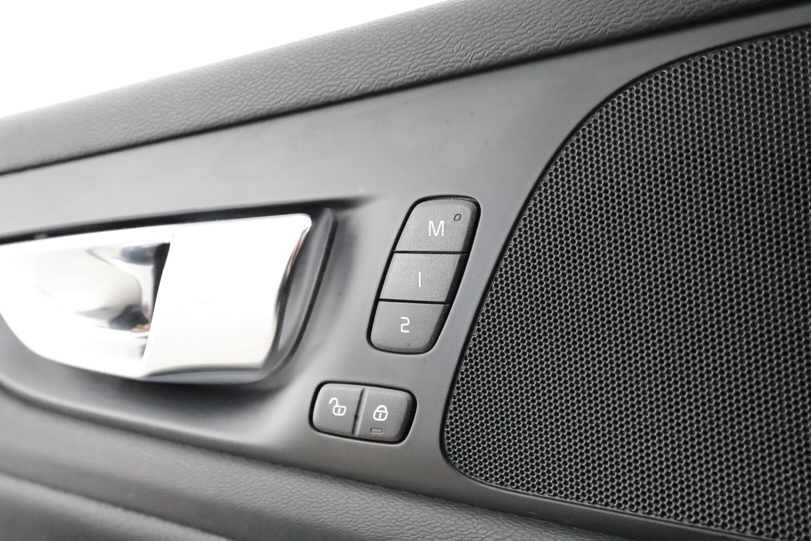 Volvo S60 2020 T8 TwE AWD Business Inscription aut * Webasto / Adapt.Vakkari / Nahkasisusta / Navi / Muistipenkki / KeylessGo / P.Tutkat - Akku kuntotarkastettu / Suomi-auto / Kahdet renkaat aluvanteilla