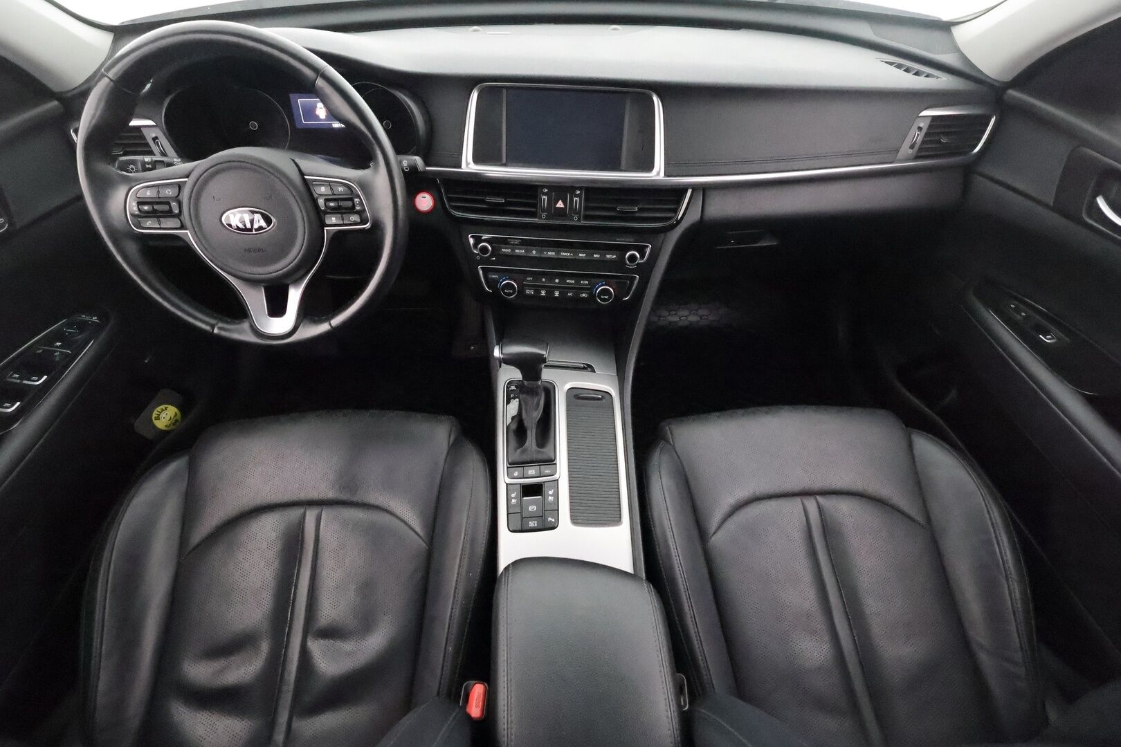 Kia Optima 2018 2,0 GDI PHEV Business Premium SW A/T - Adapt.vakkari / H&K / P.kamera / Tuuletetut nahkapenkit / Keyless / Apple&Android / Navi!