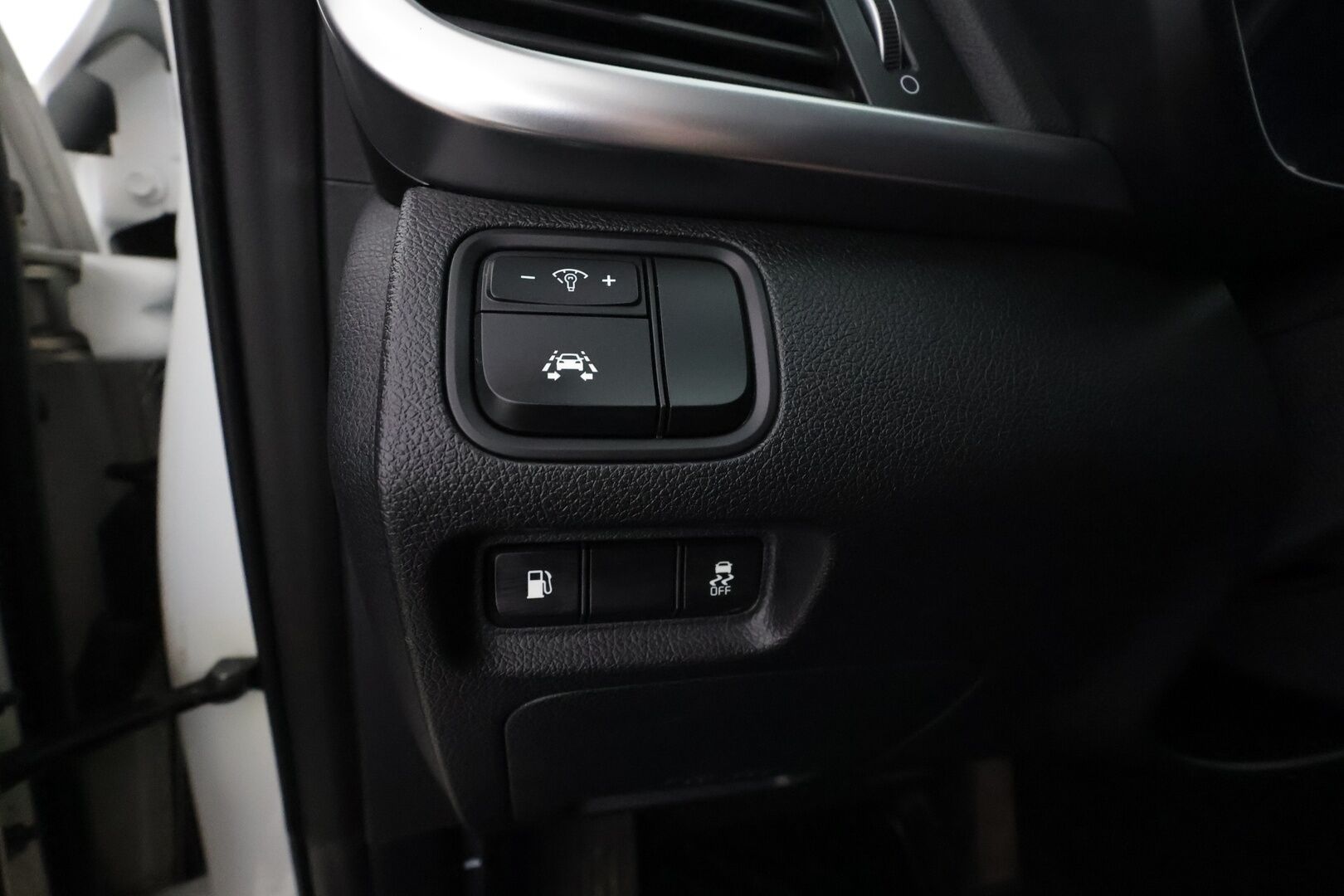 Kia Optima 2018 2,0 GDI PHEV Business Premium SW A/T - Adapt.vakkari / H&K / P.kamera / Tuuletetut nahkapenkit / Keyless / Apple&Android / Navi!