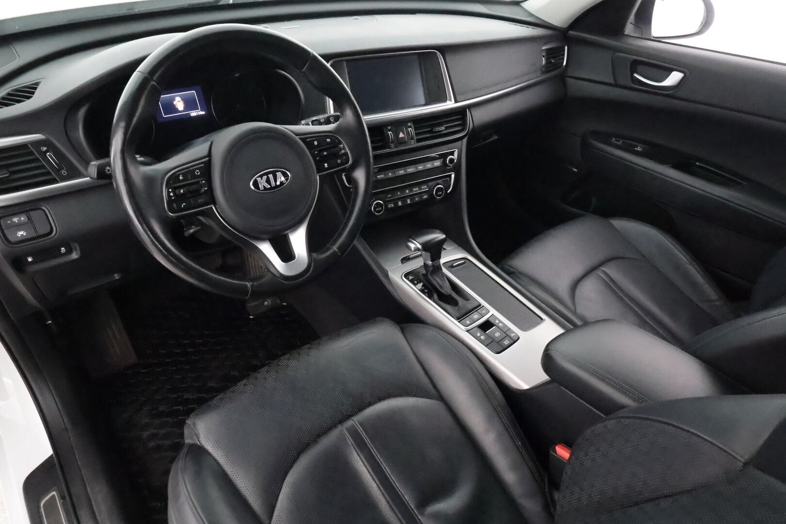 Kia Optima 2018 2,0 GDI PHEV Business Premium SW A/T - Adapt.vakkari / H&K / P.kamera / Tuuletetut nahkapenkit / Keyless / Apple&Android / Navi!