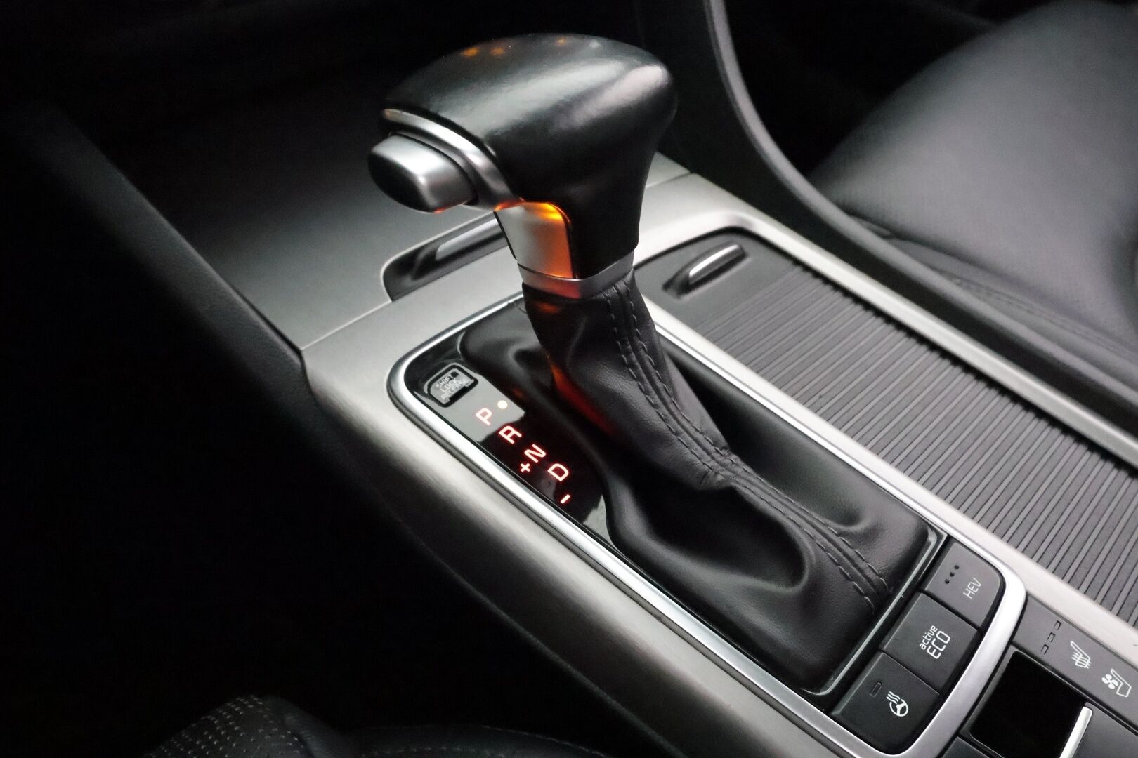 Kia Optima 2018 2,0 GDI PHEV Business Premium SW A/T - | ACC | Ilm. sähkönahat | Muistipenkki | Harman/Kardon | P.kamera | Lämm. ratti | Lane Assist | LED | Apple & Android | Navi | - KORKO VAIN 3,99 %