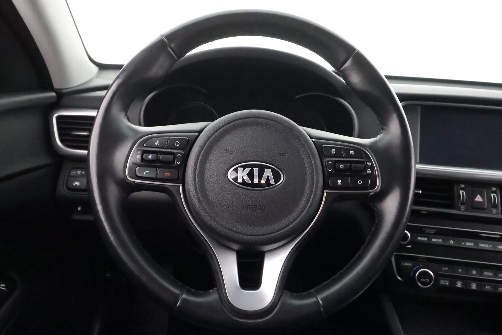 Kia Optima 2018 2,0 GDI PHEV Business Premium SW A/T - | ACC | Ilm. sähkönahat | Muistipenkki | Harman/Kardon | P.kamera | Lämm. ratti | Lane Assist | LED | Apple & Android | Navi | - KORKO VAIN 3,99 %