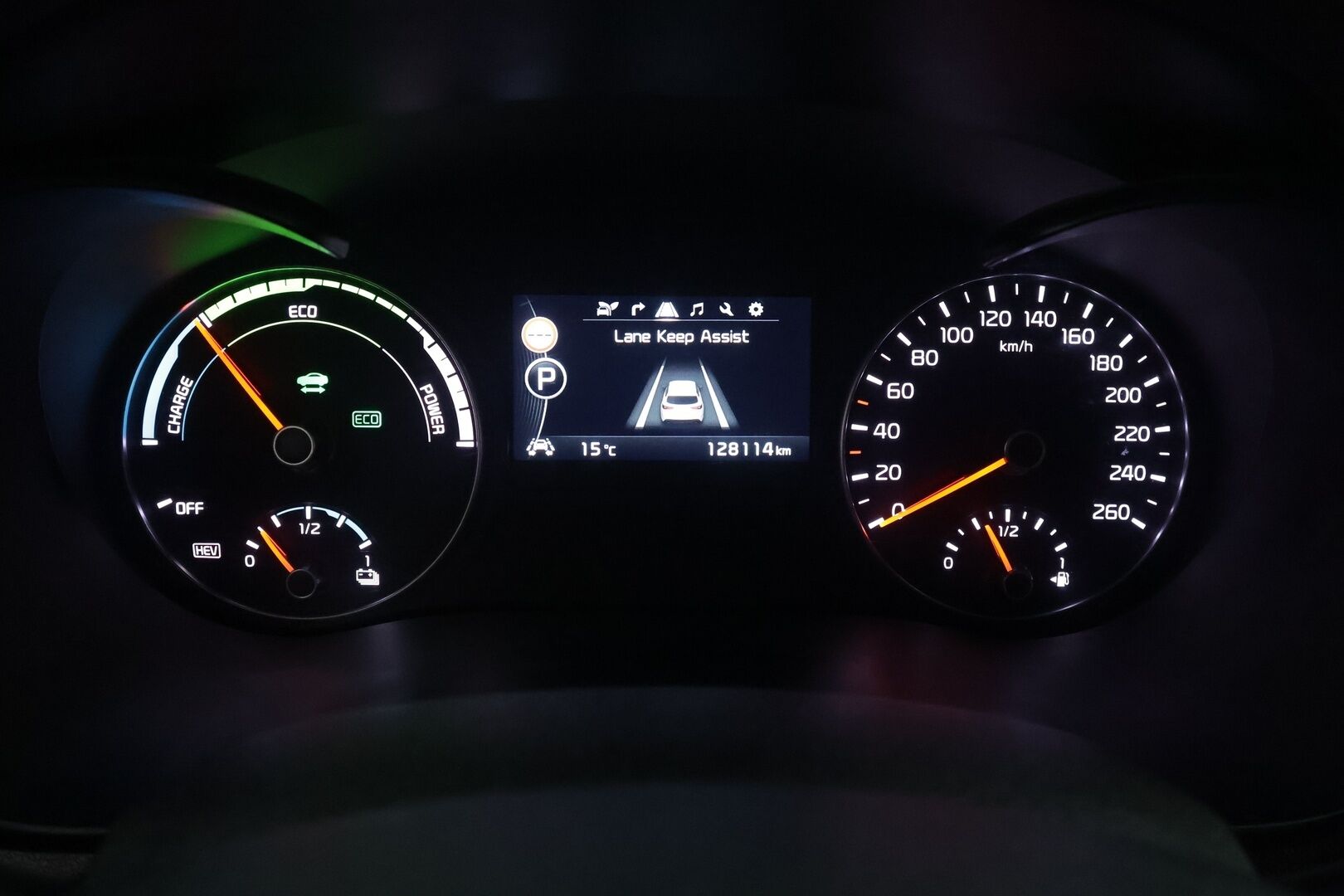 Kia Optima 2018 2,0 GDI PHEV Business Premium SW A/T - Adapt.vakkari / H&K / P.kamera / Tuuletetut nahkapenkit / Keyless / Apple&Android / Navi!