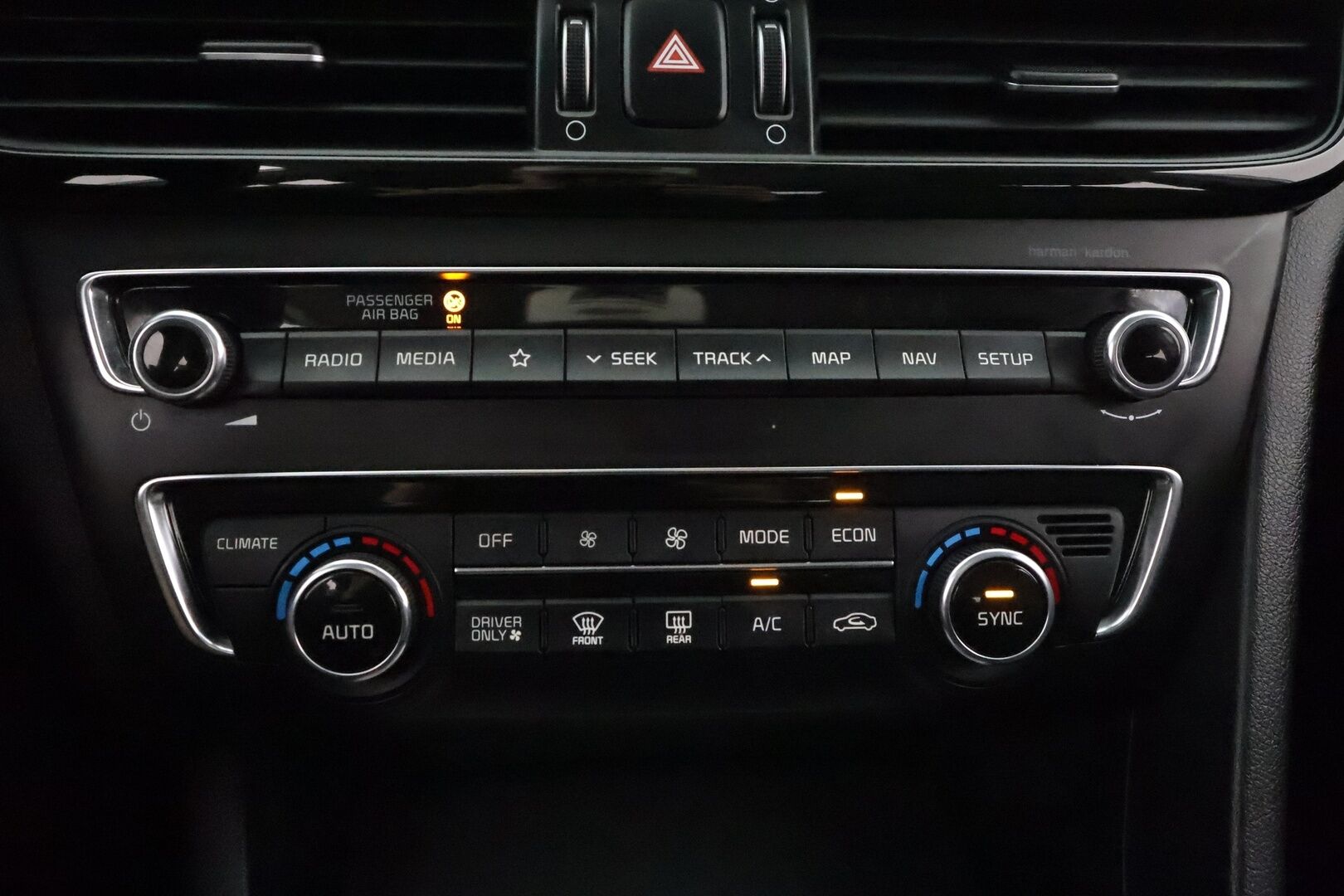 Kia Optima 2018 2,0 GDI PHEV Business Premium SW A/T - Adapt.vakkari / H&K / P.kamera / Tuuletetut nahkapenkit / Keyless / Apple&Android / Navi!