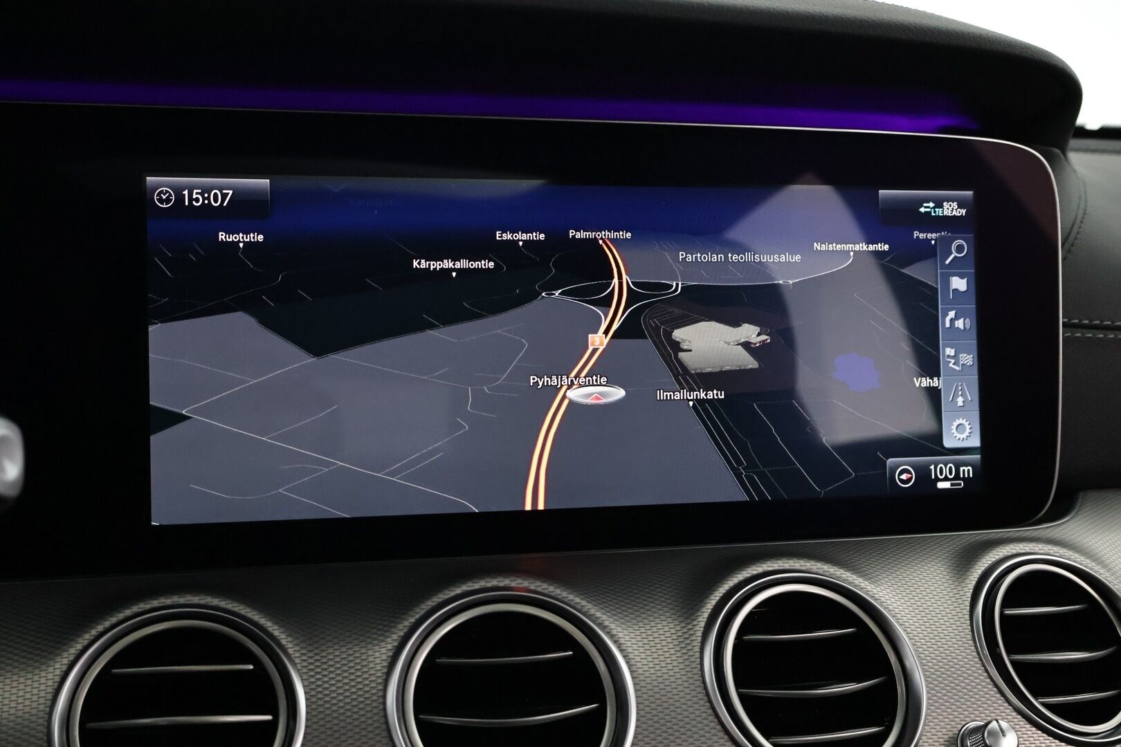 Mercedes-Benz E 2018 220d T A Premium Business AMG - Webasto | Burmester | HUD | Panorama | 360° | Widescreen | Muistipenkit | Multibeam LED | Vetokoukku | Supervarusteet!