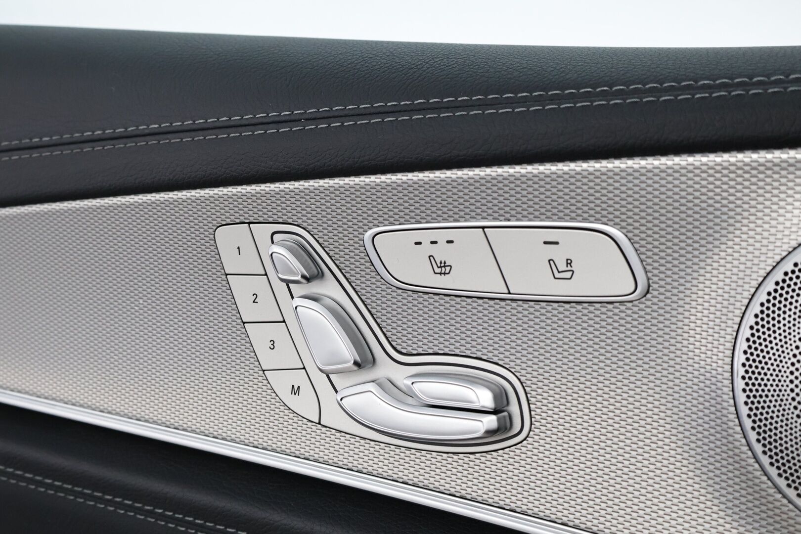 Mercedes-Benz E 2018 220d T A Premium Business AMG - Webasto | Burmester | HUD | Panorama | 360° | Widescreen | Muistipenkit | Multibeam LED | Vetokoukku | Supervarusteet!