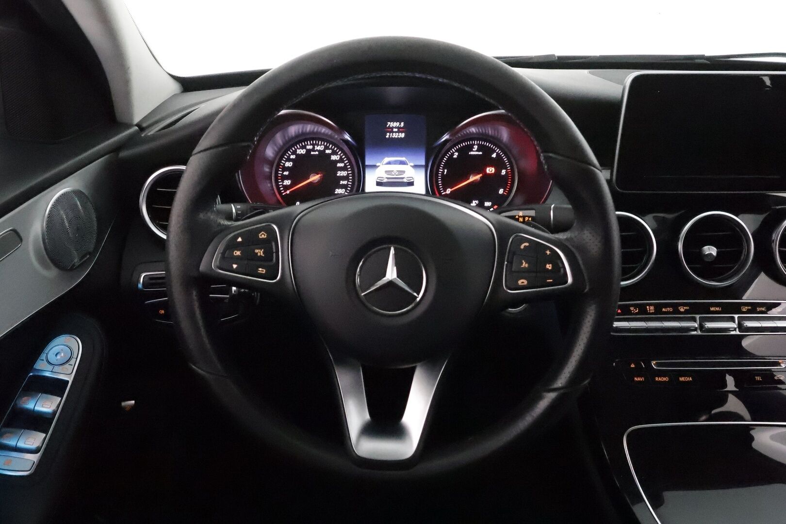 Mercedes-Benz C 2017 220d T 4MATIC 9G-Tronic *Distronic+ / Burmester / ILS-LED / P.tutkat / Navi / Puolinahat* - Kahdet renkaat aluvanteilla