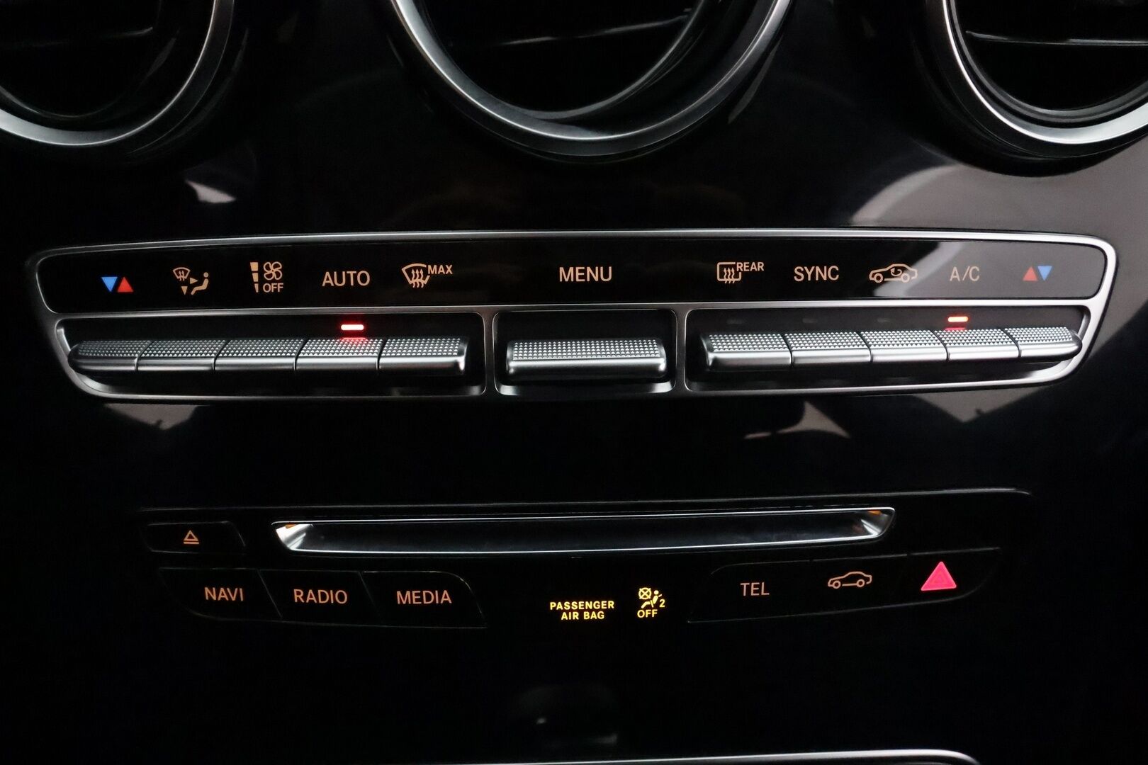 Mercedes-Benz C 2017 220d T 4MATIC 9G-Tronic *Distronic+ / Burmester / ILS-LED / P.tutkat / Navi / Puolinahat* - Kahdet renkaat aluvanteilla