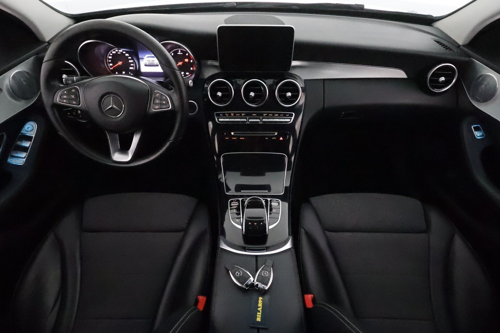 Mercedes-Benz C 2017 220d T 4MATIC 9G-Tronic *Distronic+ / Burmester / ILS-LED / P.tutkat / Navi / Puolinahat* - Kahdet renkaat aluvanteilla