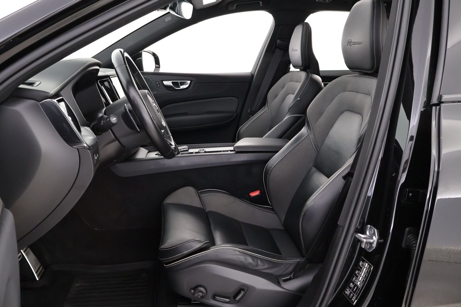 Volvo XC60 2020 T8 TwE AWD R-Design aut - Webasto | Adapt.vakkari | Harman&Kardon | Panorama | Muistipenkki | Vetokoukku | Full-LED | Peruutuskamera | Matkalla myymälään!