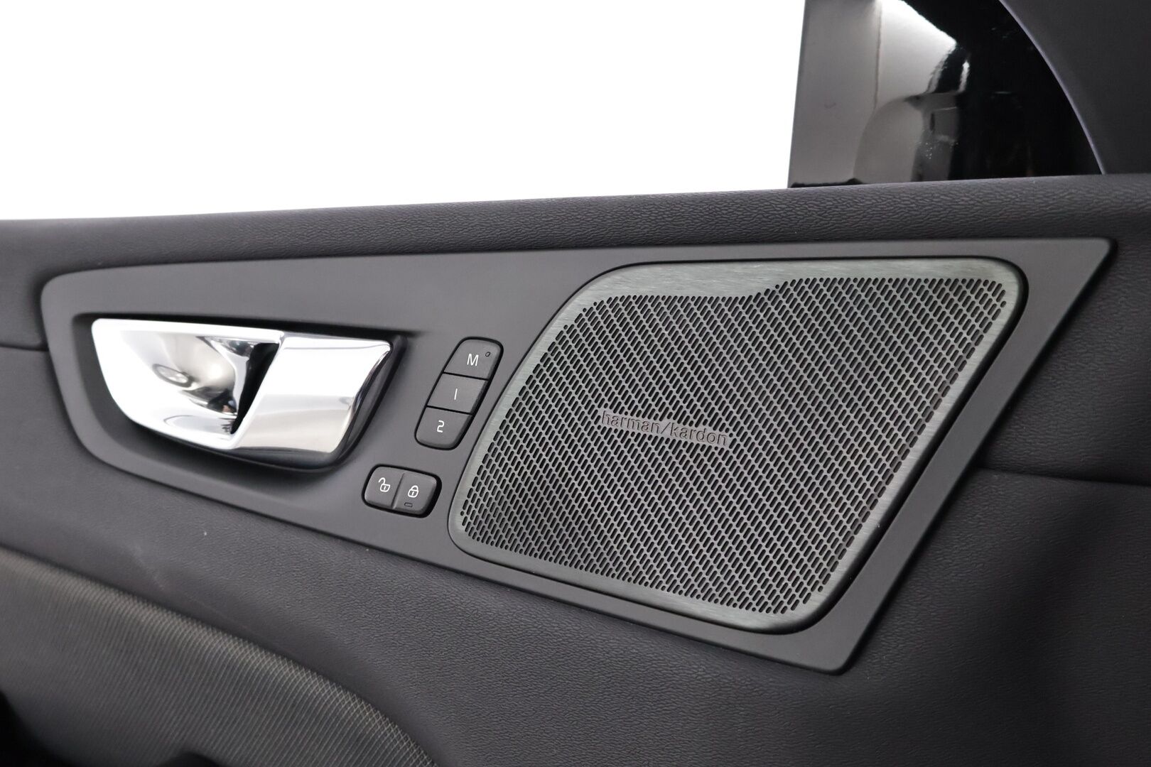 Volvo XC60 2020 T8 TwE AWD R-Design aut - Webasto | Adapt.vakkari | Harman&Kardon | Panorama | Muistipenkki | Vetokoukku | Full-LED | Peruutuskamera | Matkalla myymälään!