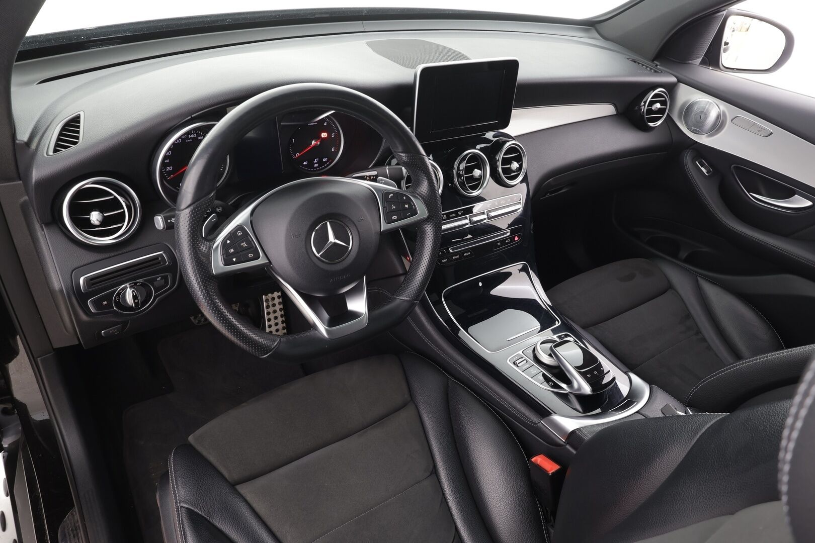 Mercedes-Benz GLC 2016 220 d 4Matic A Premium Business AMG - | Burmester | Webasto | Panorama | P.Kamera | Koukku | Osasähköt | Vakkari |