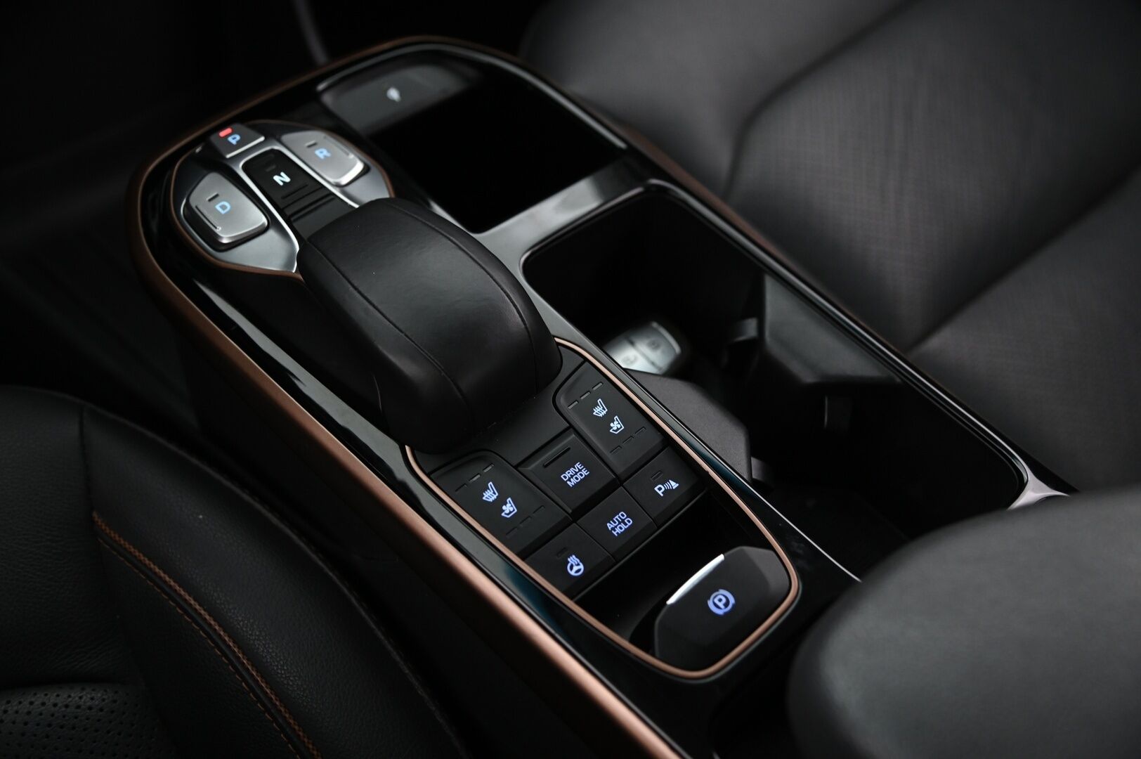 Hyundai IONIQ ELECTRIC 2018 Premium Executive *ACC / Ilmastoidut- ja lämmitettävät nahat / Infinity / Appconnect / Kuskinmuistipekki / Blis* - Kamera / Lämpöpumppu / 2x hyvät renkaat ja vanteet / Lämpöratti