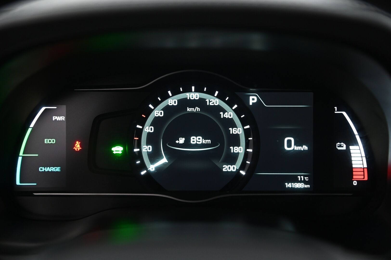 Hyundai IONIQ ELECTRIC 2018 Premium Executive *ACC / Ilmastoidut- ja lämmitettävät nahat / Infinity / Appconnect / Kuskinmuistipekki / Blis* - Kamera / Lämpöpumppu / 2x hyvät renkaat ja vanteet / Lämpöratti