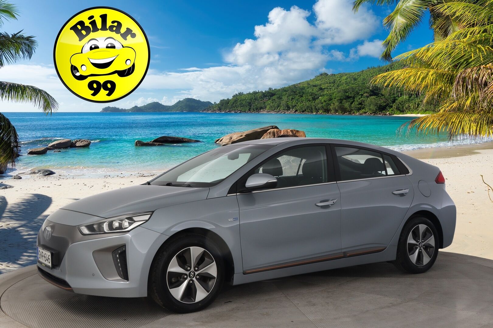 Hyundai IONIQ ELECTRIC 2018 Premium Executive *ACC / Ilmastoidut- ja lämmitettävät nahat / Infinity / Appconnect / Kuskinmuistipekki / Blis* - Kamera / Lämpöpumppu / 2x hyvät renkaat ja vanteet / Lämpöratti