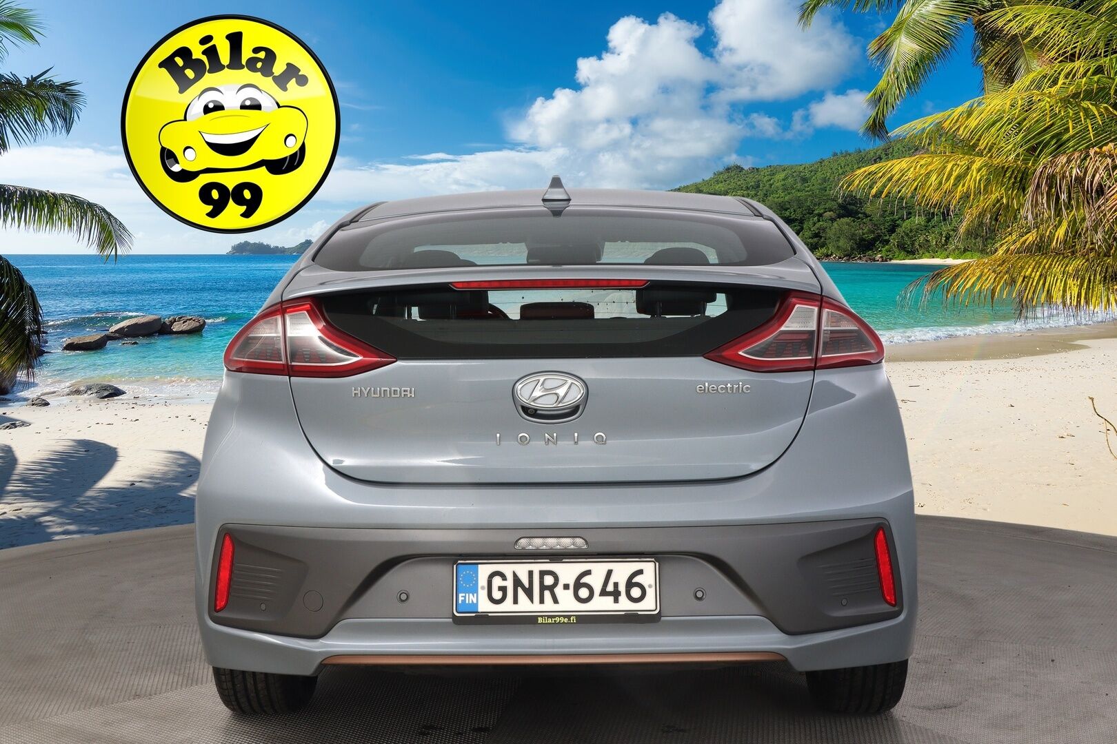 Hyundai IONIQ ELECTRIC 2018 Premium Executive *ACC / Ilmastoidut- ja lämmitettävät nahat / Infinity / Appconnect / Kuskinmuistipekki / Blis* - Kamera / Lämpöpumppu / 2x hyvät renkaat ja vanteet / Lämpöratti