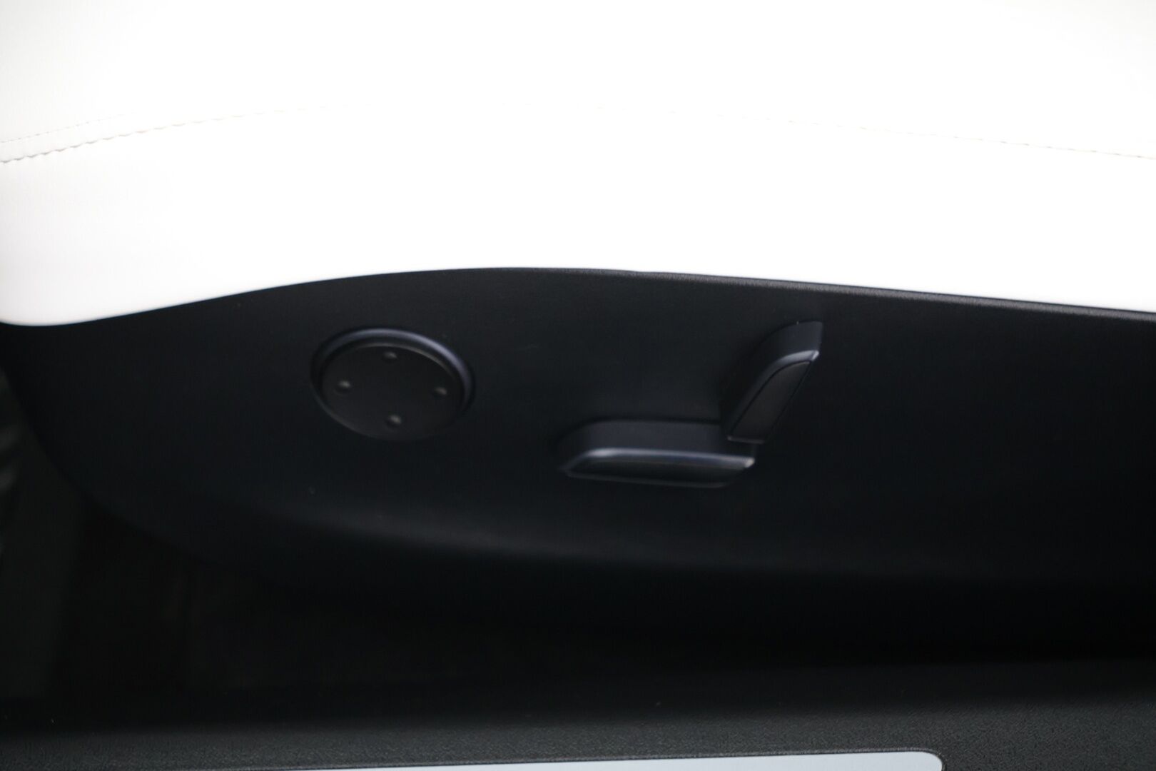 Tesla Model S 2020 Long Range AWD Raven ** AP / Ilma-alusta / 21'' Turbine / Vaaleat nahat / Premium Sound - 2x vanteet / Suomi-auto / Tyylikäs 