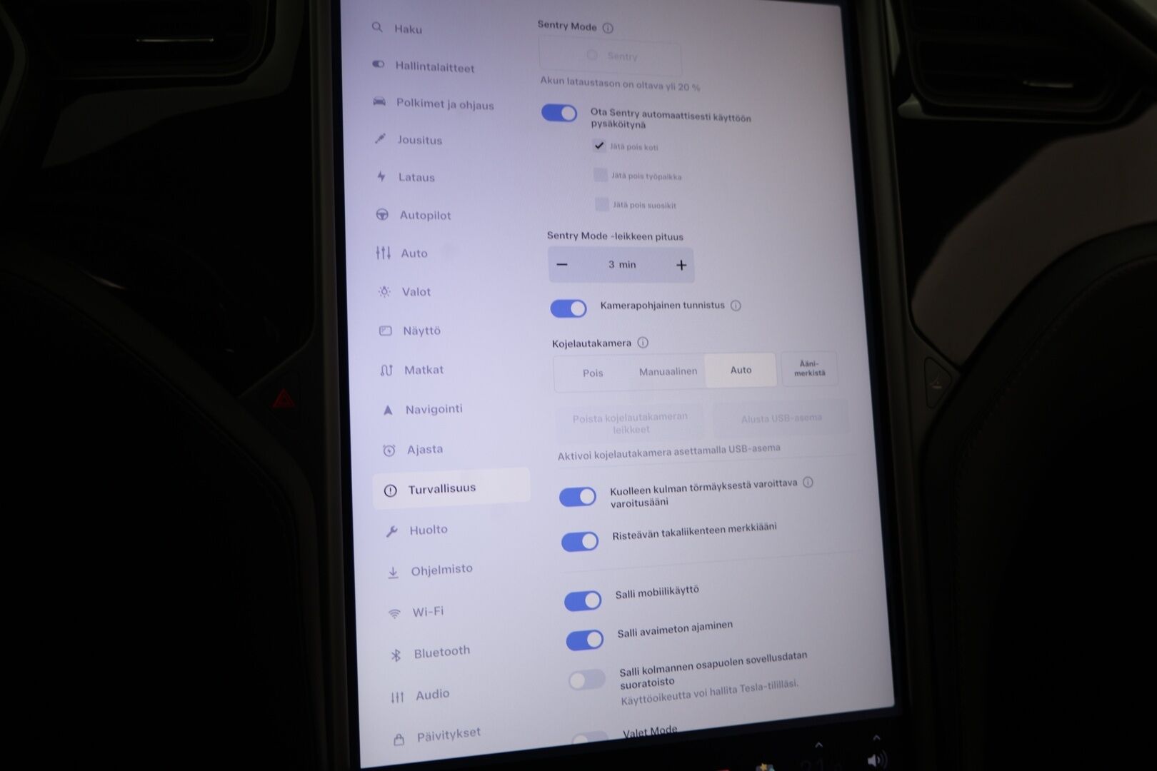 Tesla Model S 2020 Long Range AWD Raven ** AP / Ilma-alusta / 21'' Turbine / Vaaleat nahat / Premium Sound - 2x vanteet / Suomi-auto / Tyylikäs 