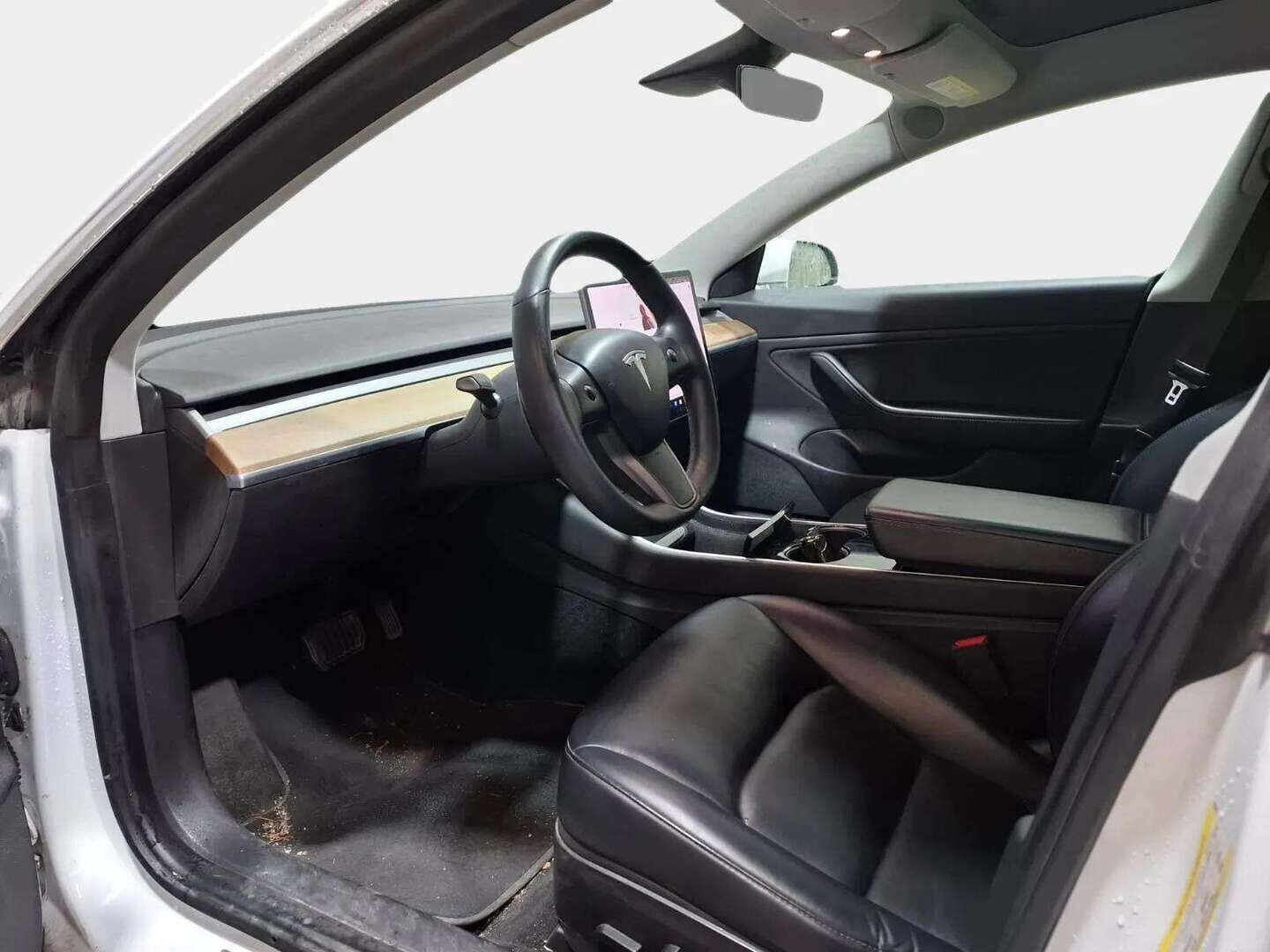 Tesla Model 3 2019 Standard RWD Plus / Suomi-auto / Premium audio / Adapt. vak. / Lasikatto / 2x renkaat&vanteet! / - 92% SoH! / Todella siisti! / 2x hyvät renkaat & vanteet! / 2x laturit