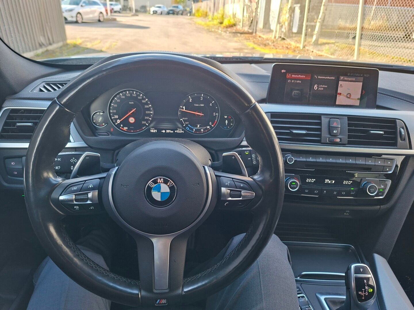 BMW 320 2019 F31 Touring 320d A xDrive Business M Sport - ACC | Driving Assistant | Koukku | HiFi | Sporttinahat | Peruutuskamera | Adapt.LED | LCI | Supervarusteet!