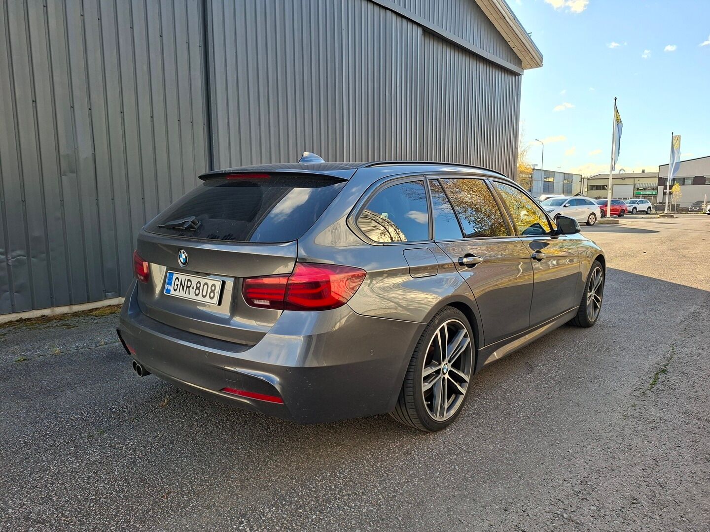 BMW 320 2019 F31 Touring 320d A xDrive Business M Sport - ACC | Driving Assistant | Koukku | HiFi | Sporttinahat | Peruutuskamera | Adapt.LED | LCI | Supervarusteet!