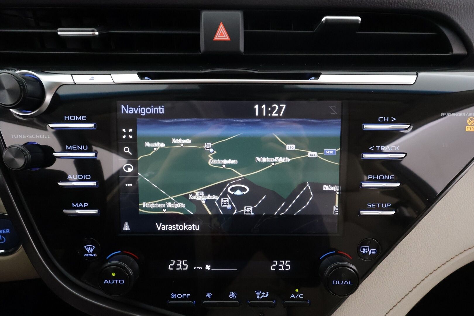 Toyota Camry 2019 2,5 Hybrid Style * Sisätilanlämmitin / ACC / LED / P.Kamera / Sähköpenkit / Navi / Keyless * - Merkkihuollot / Kahdet renkaat aluvanteilla / Suomi-auto