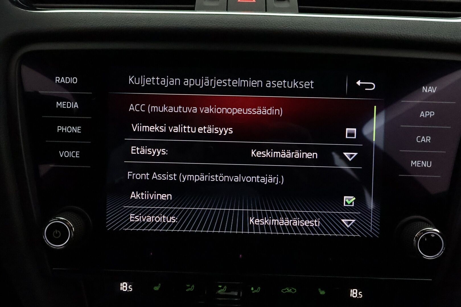 Skoda Octavia 2020 2,0 TSI RS BusinessLine DSG Autom. **Adapt.vakkari / Webasto / Muistipenkki / LED / Navi / Sporttipenkit** - Suomi-auto / Kahdet renkaat aluvanteilla / P.kamera / Digimittaristo / Penkinlämmittimet takana / Tuulilasin lämmitin 