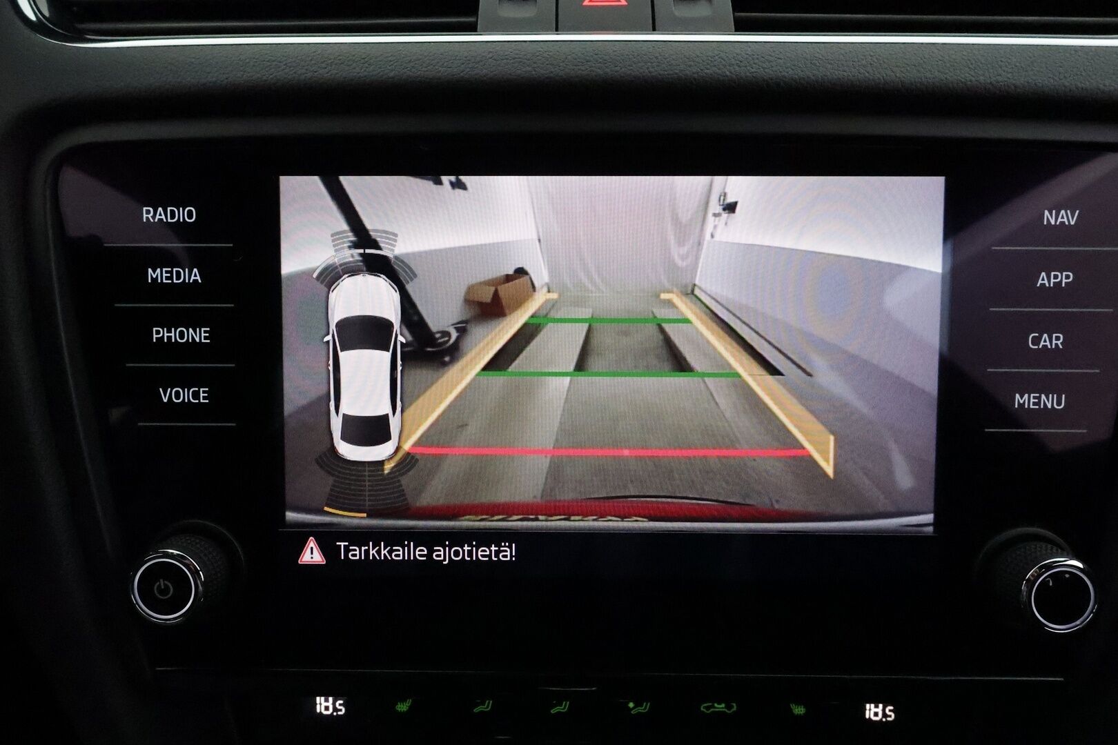 Skoda Octavia 2020 2,0 TSI RS BusinessLine DSG Autom. **Adapt.vakkari / Webasto / Muistipenkki / LED / Navi / Sporttipenkit** - Suomi-auto / Kahdet renkaat aluvanteilla / P.kamera / Digimittaristo / Penkinlämmittimet takana / Tuulilasin lämmitin 