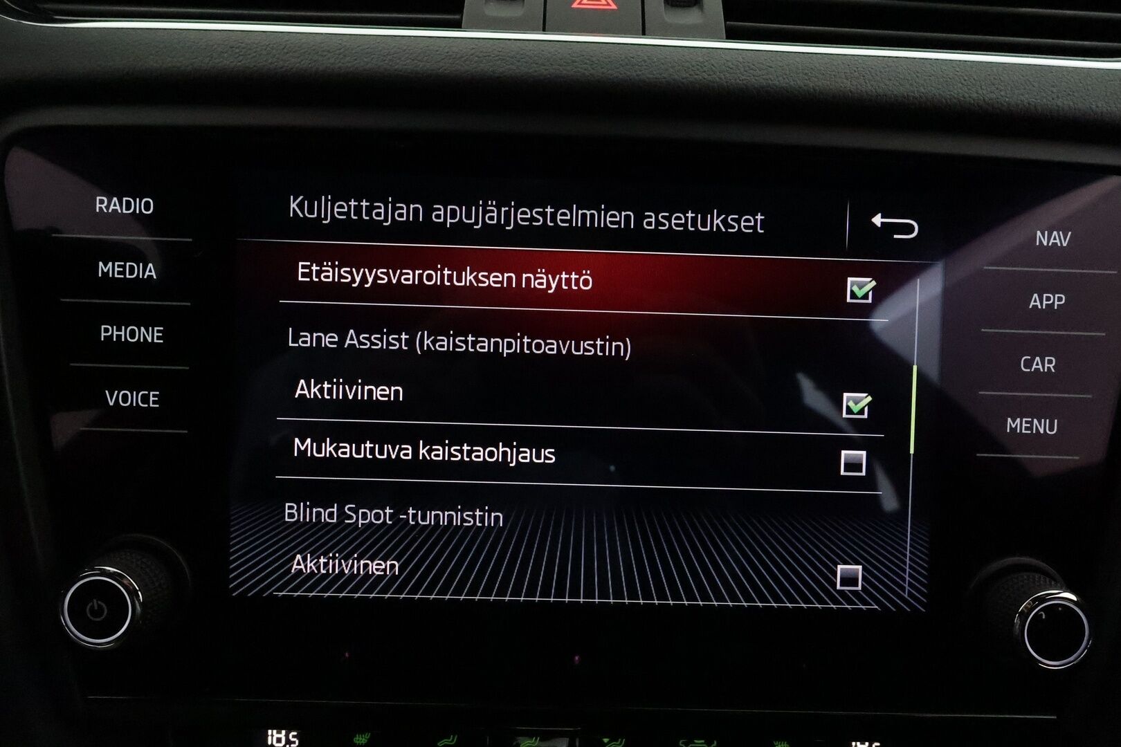 Skoda Octavia 2020 2,0 TSI RS BusinessLine DSG Autom. **Adapt.vakkari / Webasto / Muistipenkki / LED / Navi / Sporttipenkit** - Suomi-auto / Kahdet renkaat aluvanteilla / P.kamera / Digimittaristo / Penkinlämmittimet takana / Tuulilasin lämmitin 