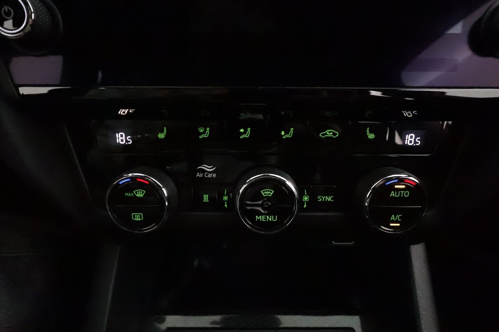 Skoda Octavia 2020 2,0 TSI RS BusinessLine DSG Autom. **Adapt.vakkari / Webasto / Muistipenkki / LED / Navi / Sporttipenkit** - Suomi-auto / Kahdet renkaat aluvanteilla / P.kamera / Digimittaristo / Penkinlämmittimet takana / Tuulilasin lämmitin 