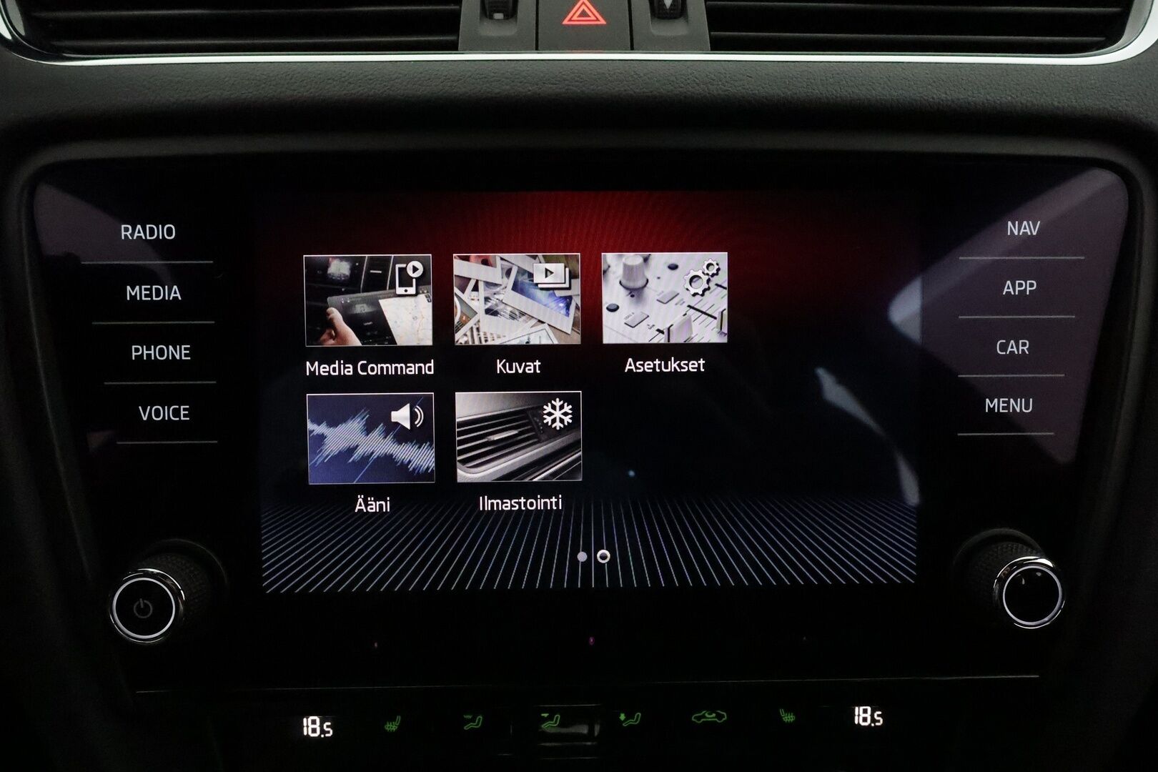 Skoda Octavia 2020 2,0 TSI RS BusinessLine DSG Autom. **Adapt.vakkari / Webasto / Muistipenkki / LED / Navi / Sporttipenkit** - Suomi-auto / Kahdet renkaat aluvanteilla / P.kamera / Digimittaristo / Penkinlämmittimet takana / Tuulilasin lämmitin 