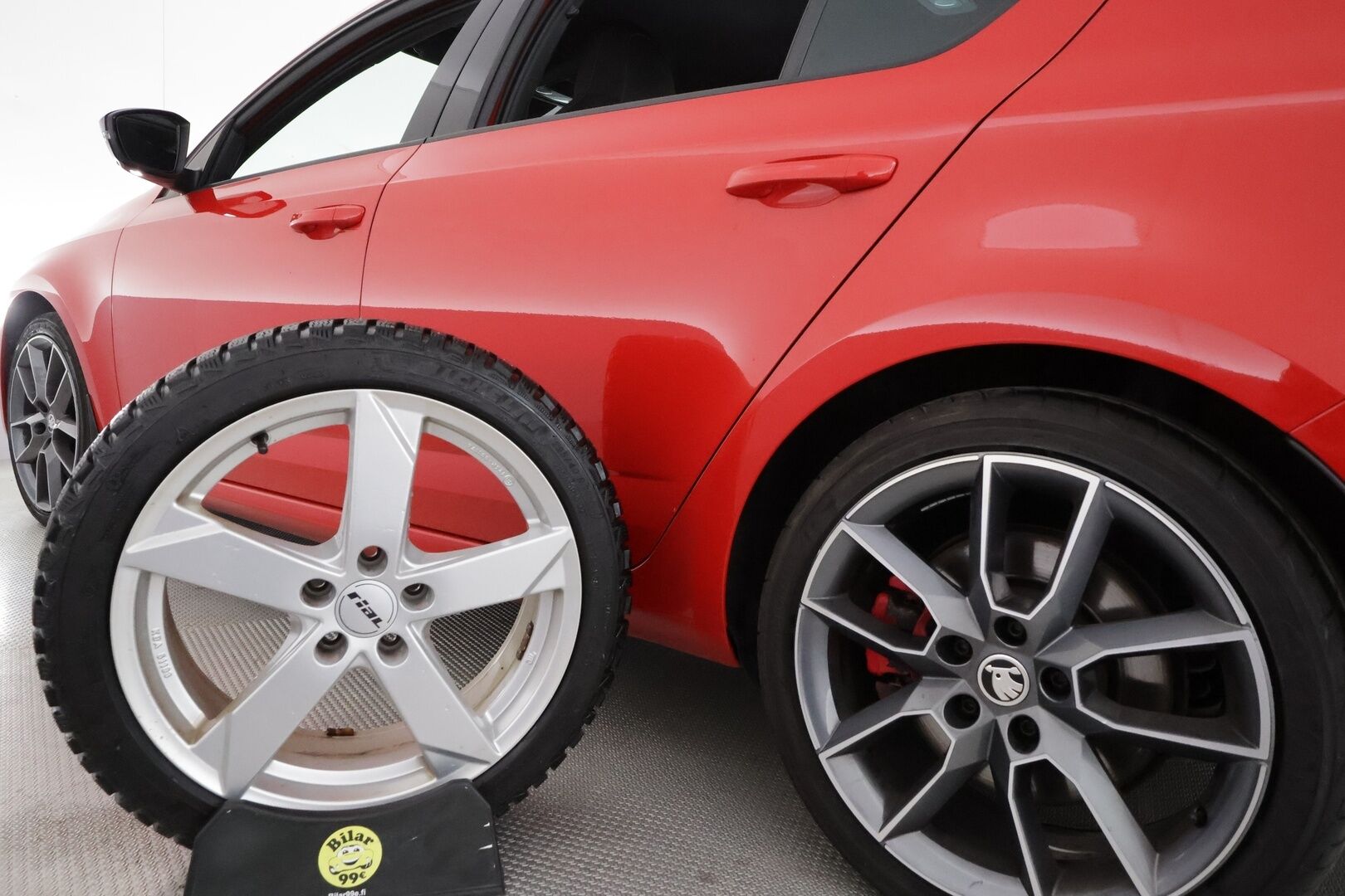 Skoda Octavia 2020 2,0 TSI RS BusinessLine DSG Autom. **Adapt.vakkari / Webasto / Muistipenkki / LED / Navi / Sporttipenkit** - Suomi-auto / Kahdet renkaat aluvanteilla / P.kamera / Digimittaristo / Penkinlämmittimet takana / Tuulilasin lämmitin 