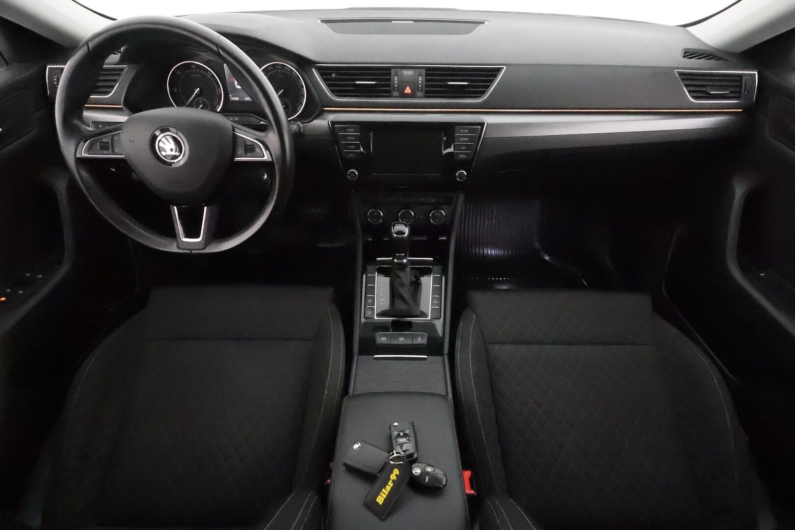 Skoda Superb 2016 2.0 TDi 150 Style DSG Combi **Webasto / Koukku / Adapt.Vakkari / Xenon / Muistipenkki / P.Kamera / Apple&Android - Kahdet Renkaat