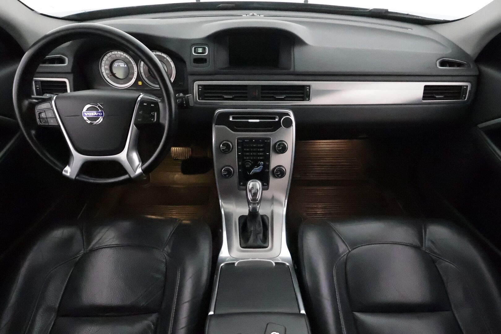 Volvo S80 2013 D4 Summum aut **Webasto / Lasikattoluukku / P.tutkat / Muistipenkki / Navi / Vakkari / KeylessGo / Koukku** - Juuri leimattu! / Kahdet renkaat aluvanteilla / Ei Adblue-järjestelmää