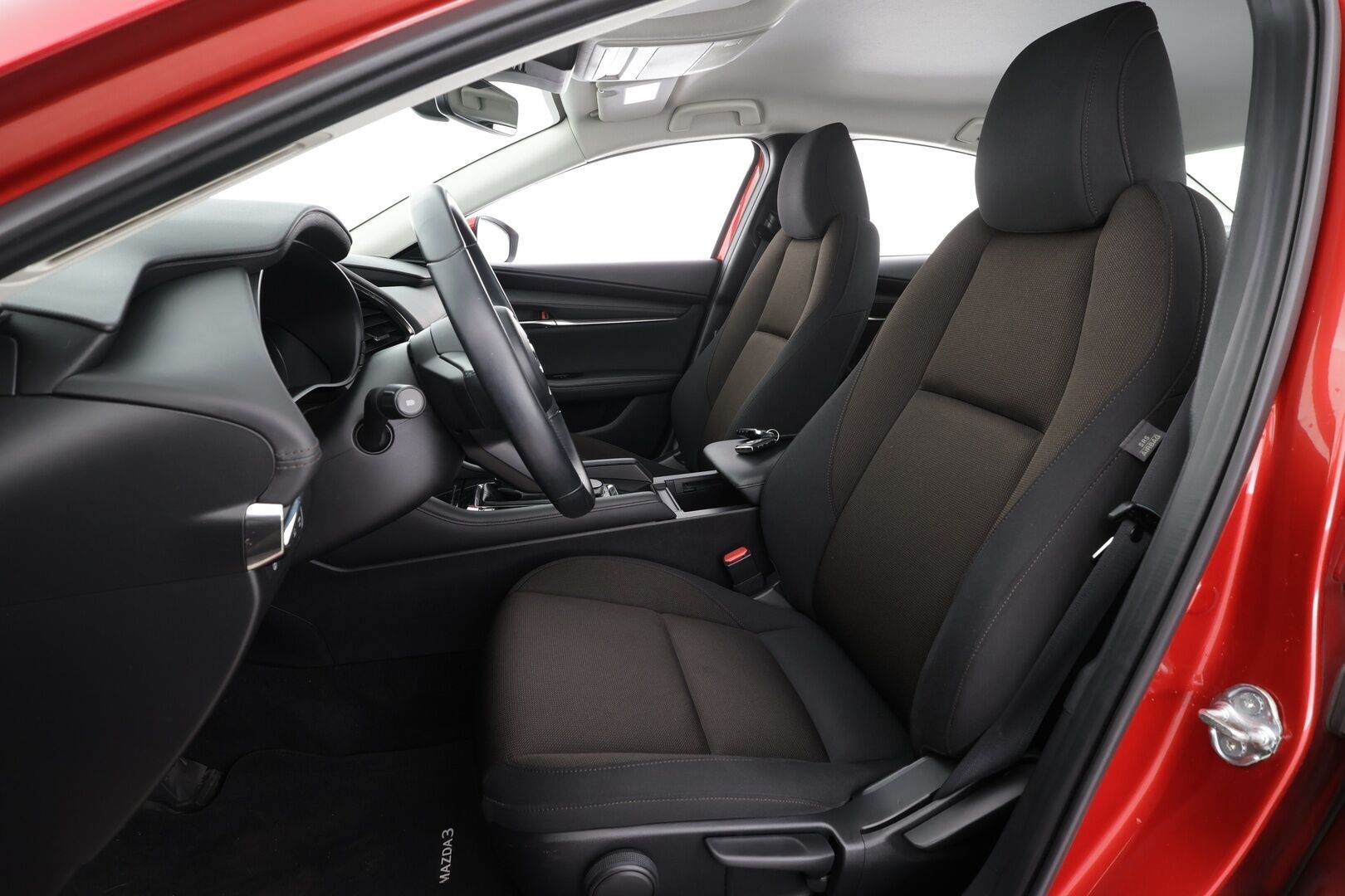 Mazda Mazda3 2020 Sedan 2,0 (122 hv) SKYACTIV-G Vision Plus Business AT KL2Y * ACC / HUD / P.kamera / LED / Navi / KeylessGo * - Lohkolämmitin / Suomi-auto / Kahdet renkaat aluvanteilla / Merkkihuollettu - Osta nyt, maksa vasta ensi vuonna