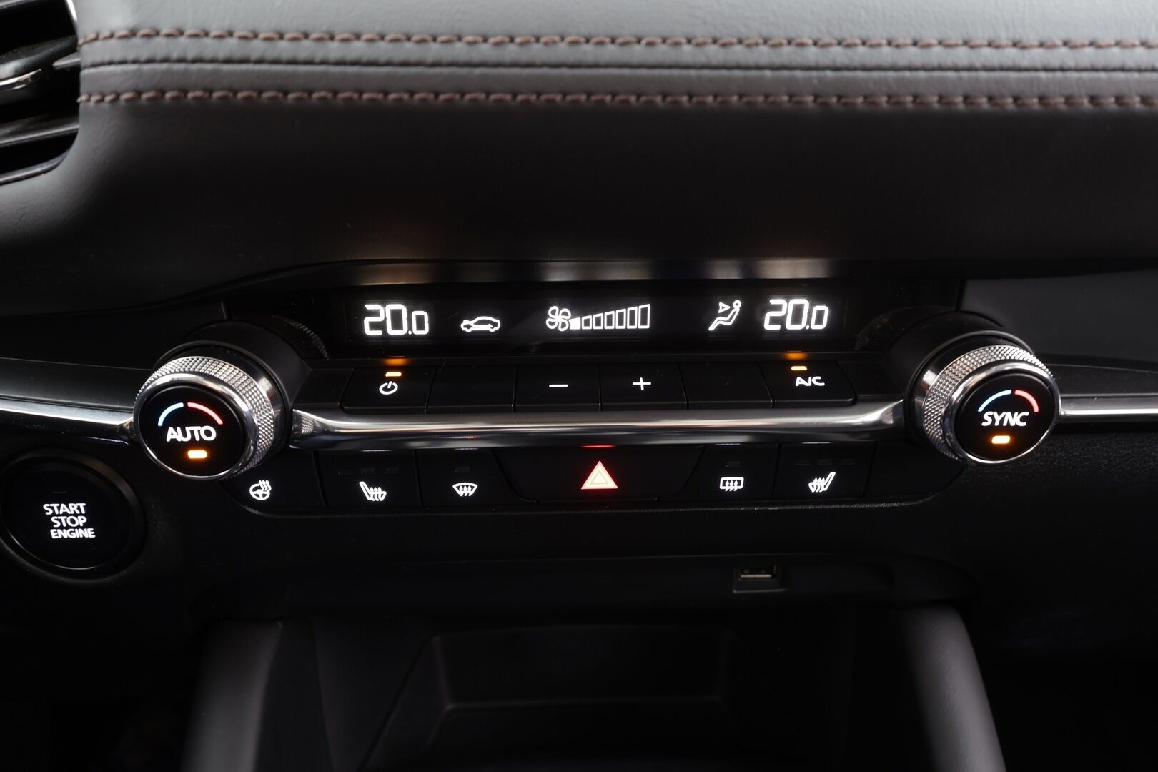 Mazda 3 2020 Sedan 2,0 (122 hv) SKYACTIV-G Vision Plus Business AT KL2Y * ACC / HUD / P.kamera / LED / Navi / KeylessGo * - Suomi-auto / Kahdet renkaat Mazdan vanteilla / Merkkihuollettu - HULLU BLACKWEEK KORKOTARJOUS 2,49%