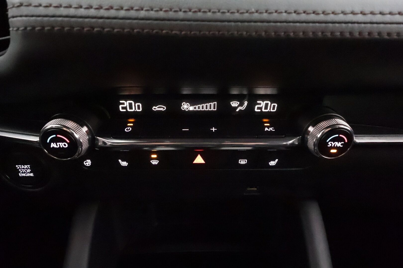 Mazda Mazda3 2020 Hatchback 2,0 (122 hv) SKYACTIV-G Vision Plus Business * ACC / LED / P.Kamera / Navi / Kaistavahti / Keyless / HUD * - Kahdet renkaat aluvanteilla